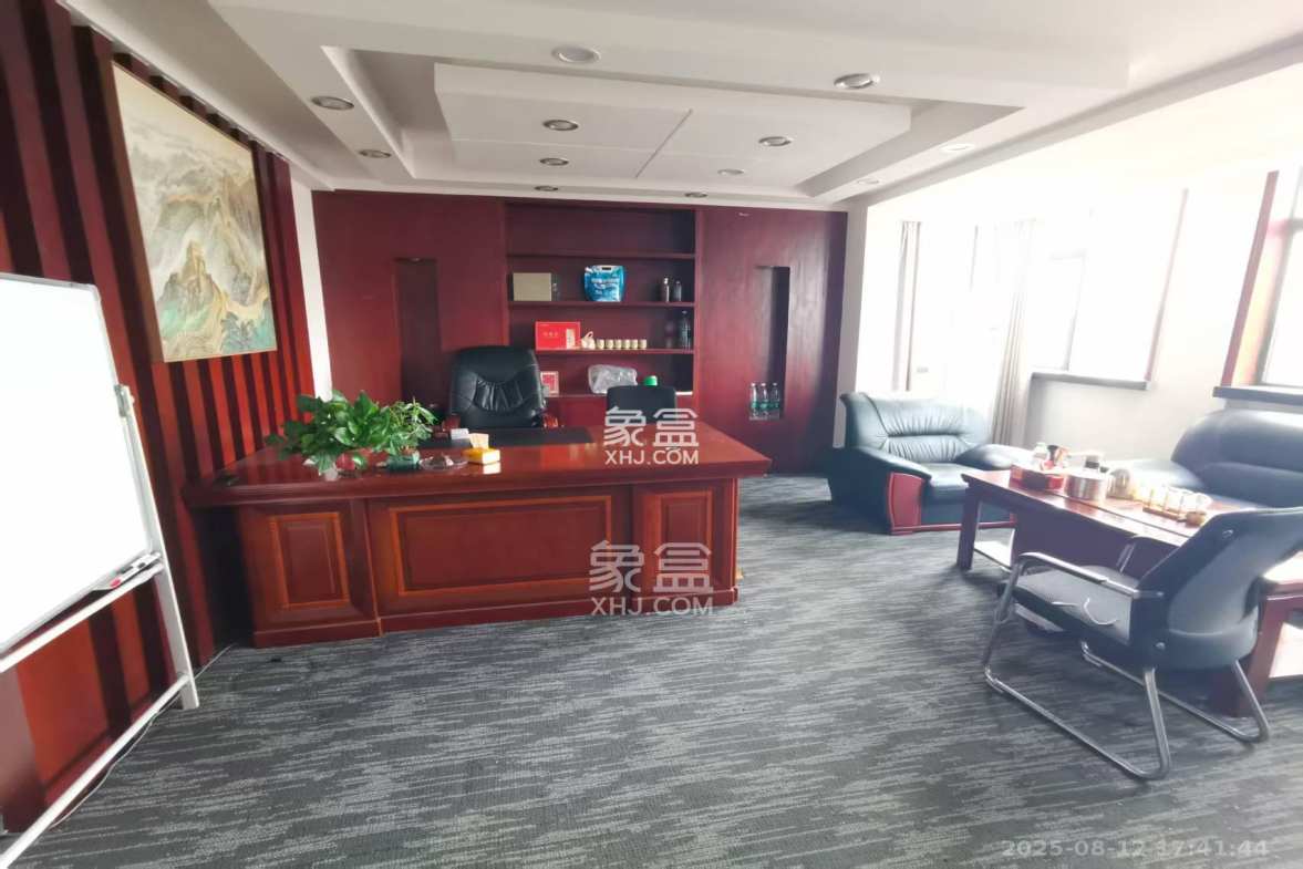 锦湘国际星城三期(锦绣苑) 3室3厅1卫 8000.0元/月 锦湘国际星城三期(锦绣苑) 3室3厅1卫 8000.0元/月室内图