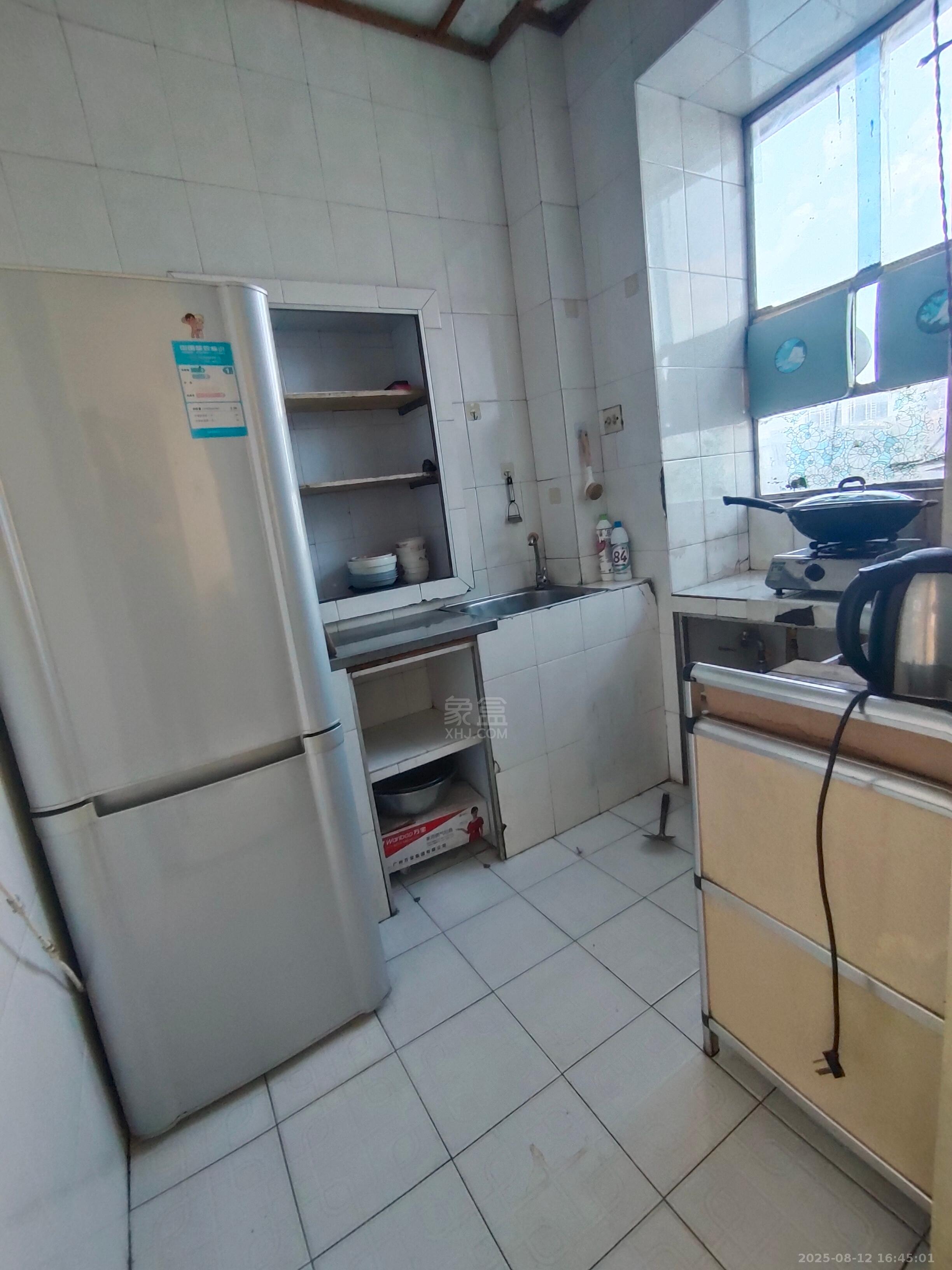 人民中路 2室2厅1卫 700.0元/月 人民中路 2室2厅1卫 700.0元/月室内图