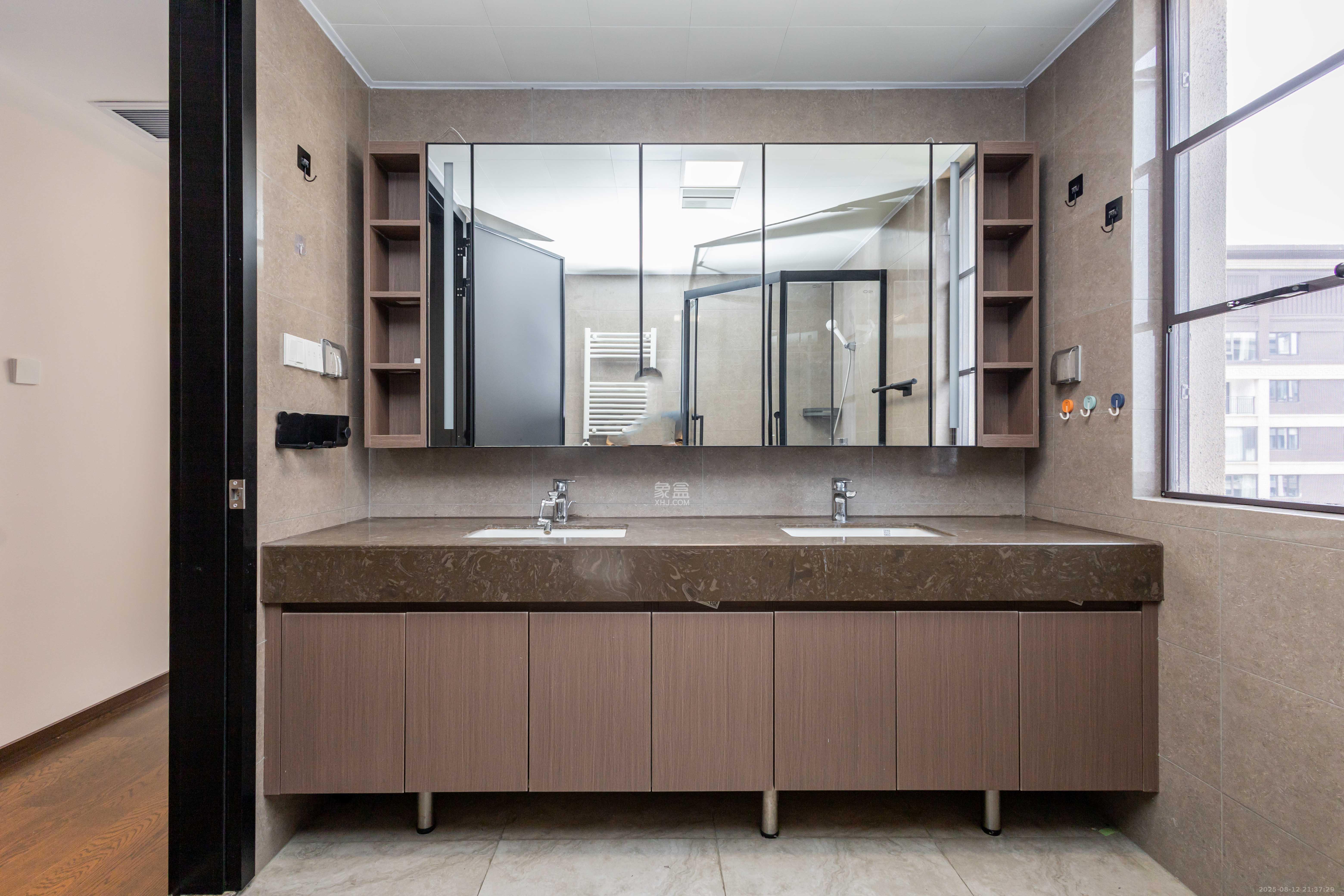 金茂建发观悦  4室2厅2卫    358.0万 金茂建发观悦  4室2厅2卫    358.0万卫生间