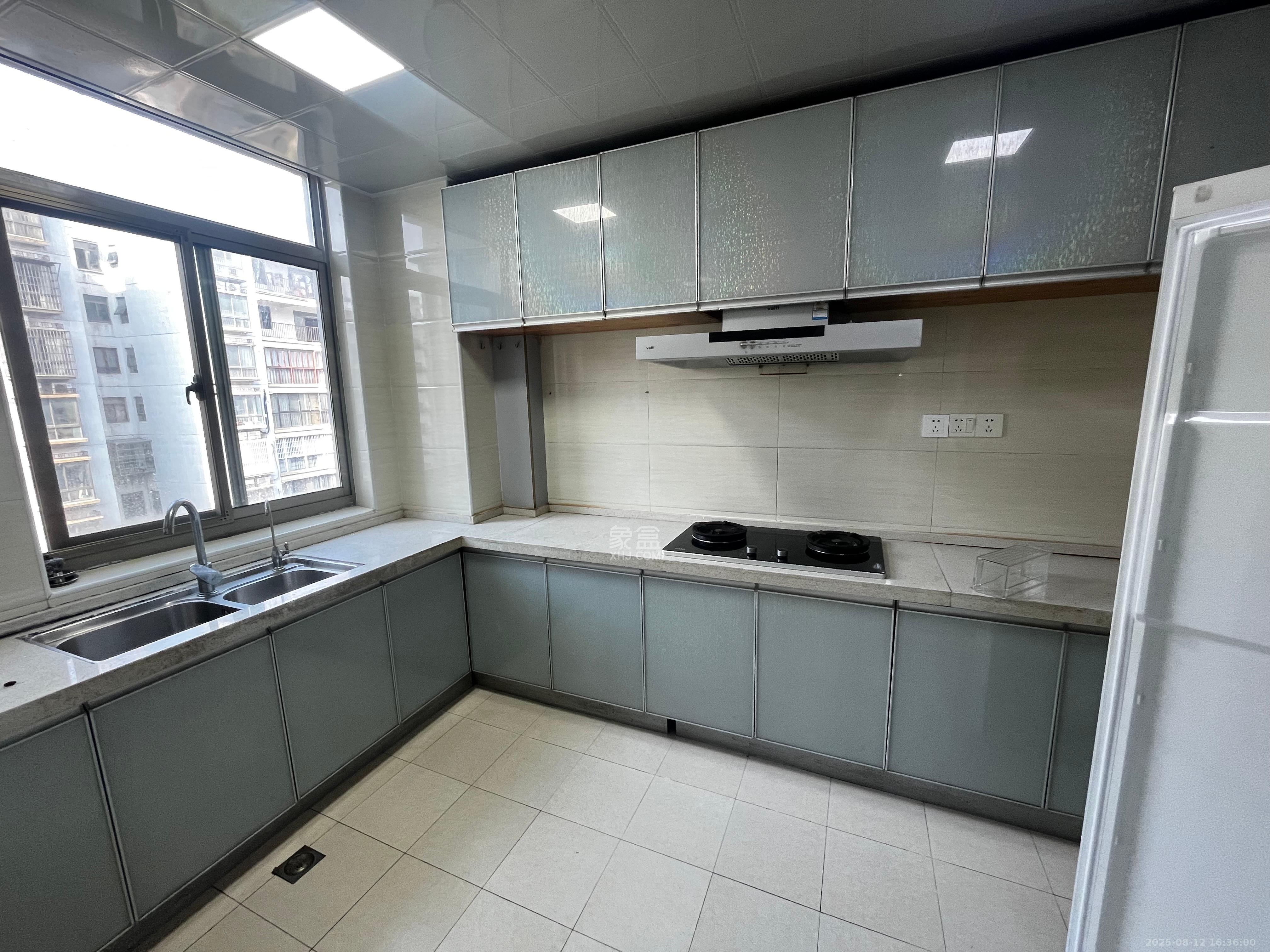 金质嘉苑 3室2厅1卫 2200.0元/月 金质嘉苑 3室2厅1卫 2200.0元/月室内图