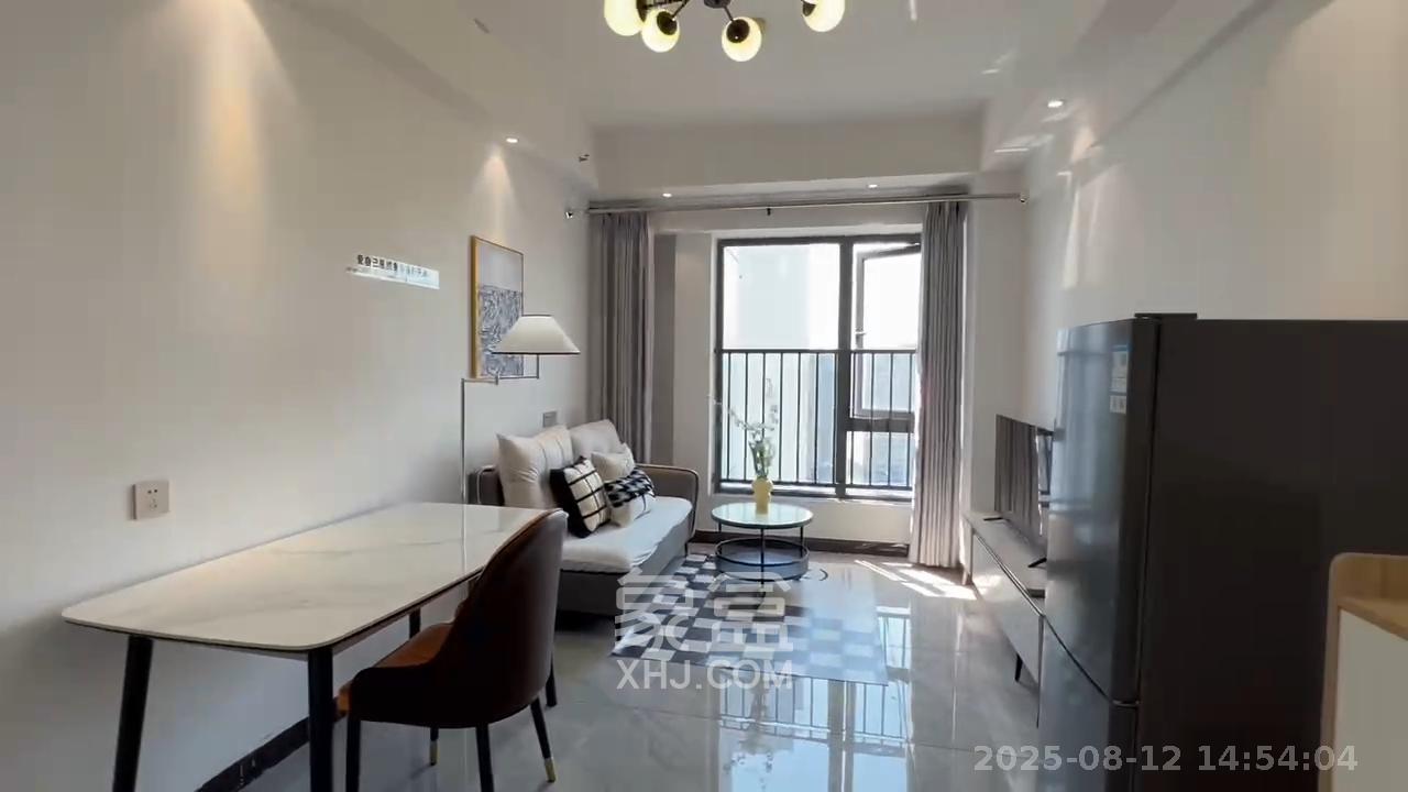 复地星光天地  1室1厅1卫    2400.0元/月 复地星光天地  1室1厅1卫    2400.0元/月