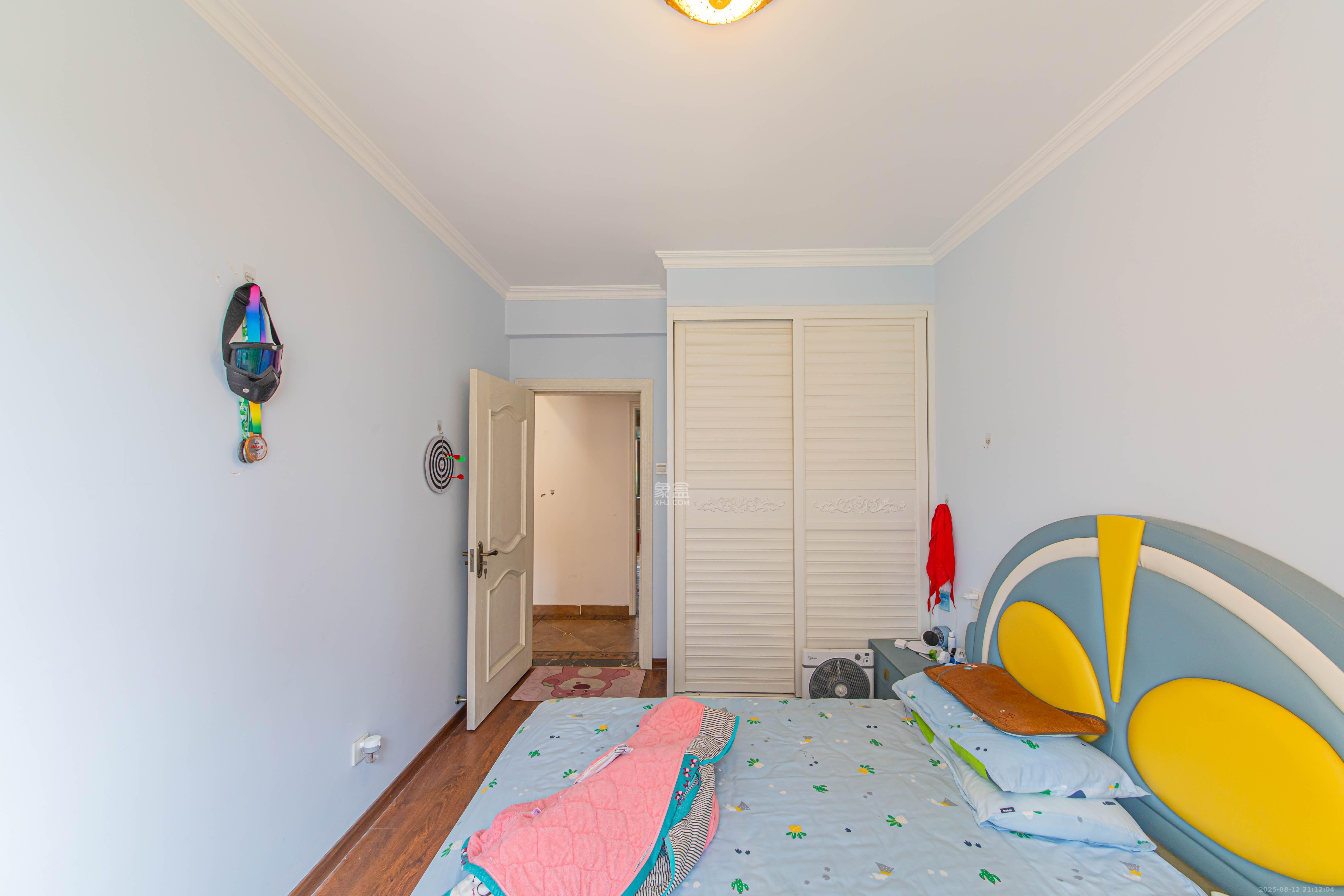 鑫远和城(一、二期) 4室2厅2卫 130.0万 鑫远和城(一、二期) 4室2厅2卫 130.0万卧室