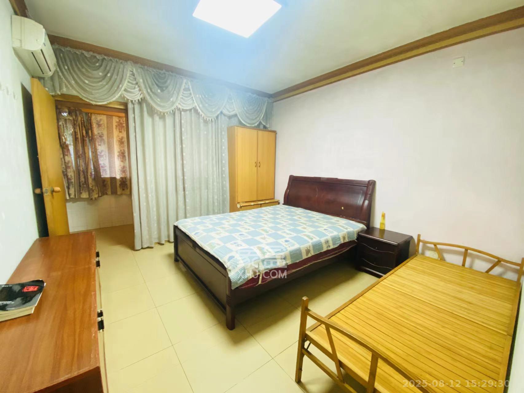 德政园  2室2厅1卫    1600.0元/月 德政园  2室2厅1卫    1600.0元/月室内图1