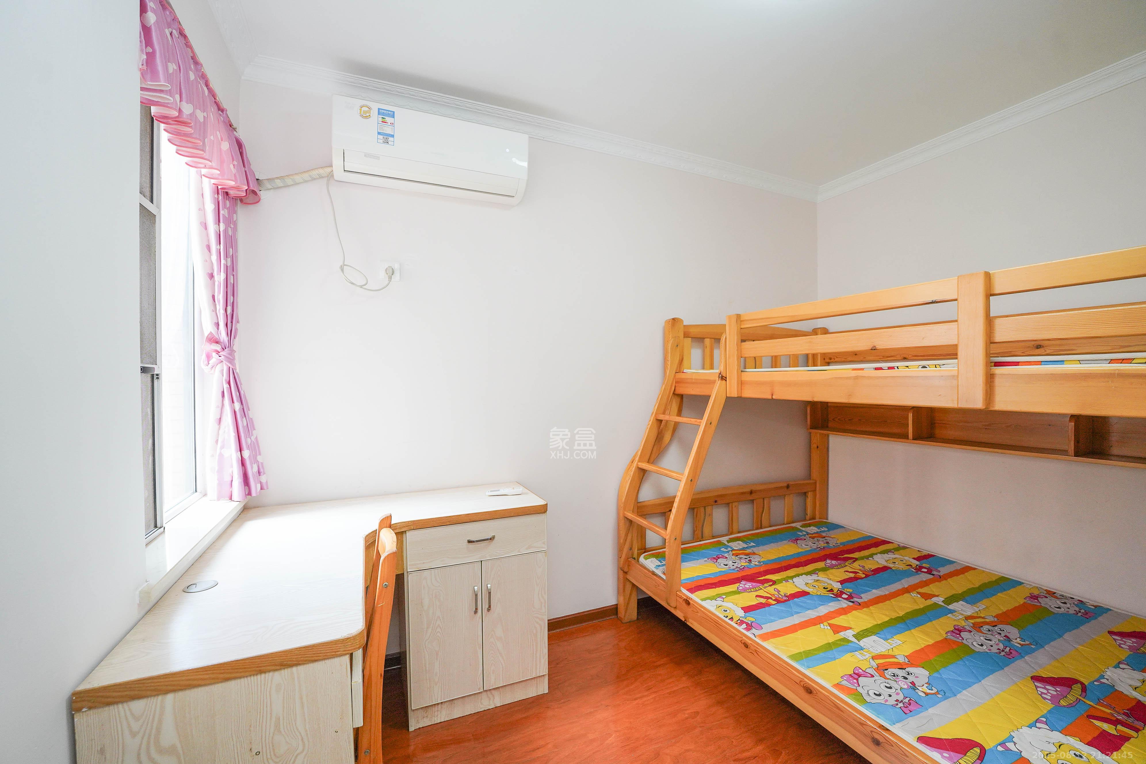 丽发新城 2室2厅1卫 55.0万 丽发新城 2室2厅1卫 55.0万卧室