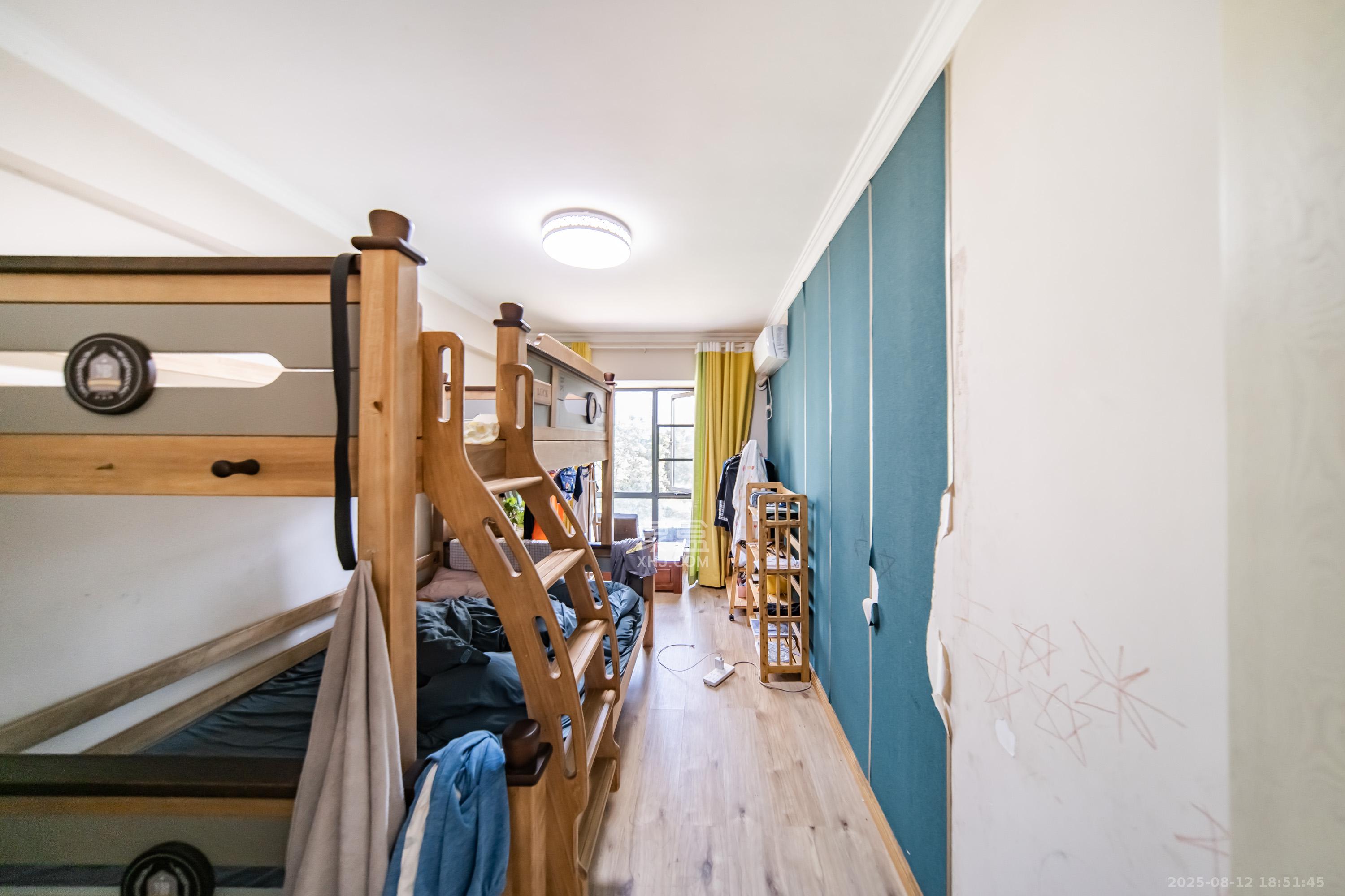 兰亭湾畔  3室2厅2卫    138.0万 兰亭湾畔  3室2厅2卫    138.0万卧室