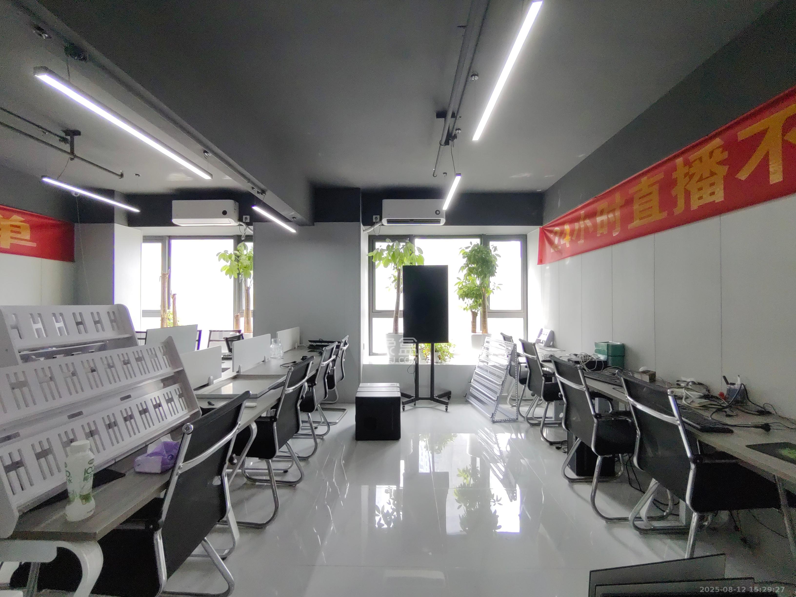 卓越浅水湾  1室1厅1卫    1200.0元/月 卓越浅水湾  1室1厅1卫    1200.0元/月室内图1