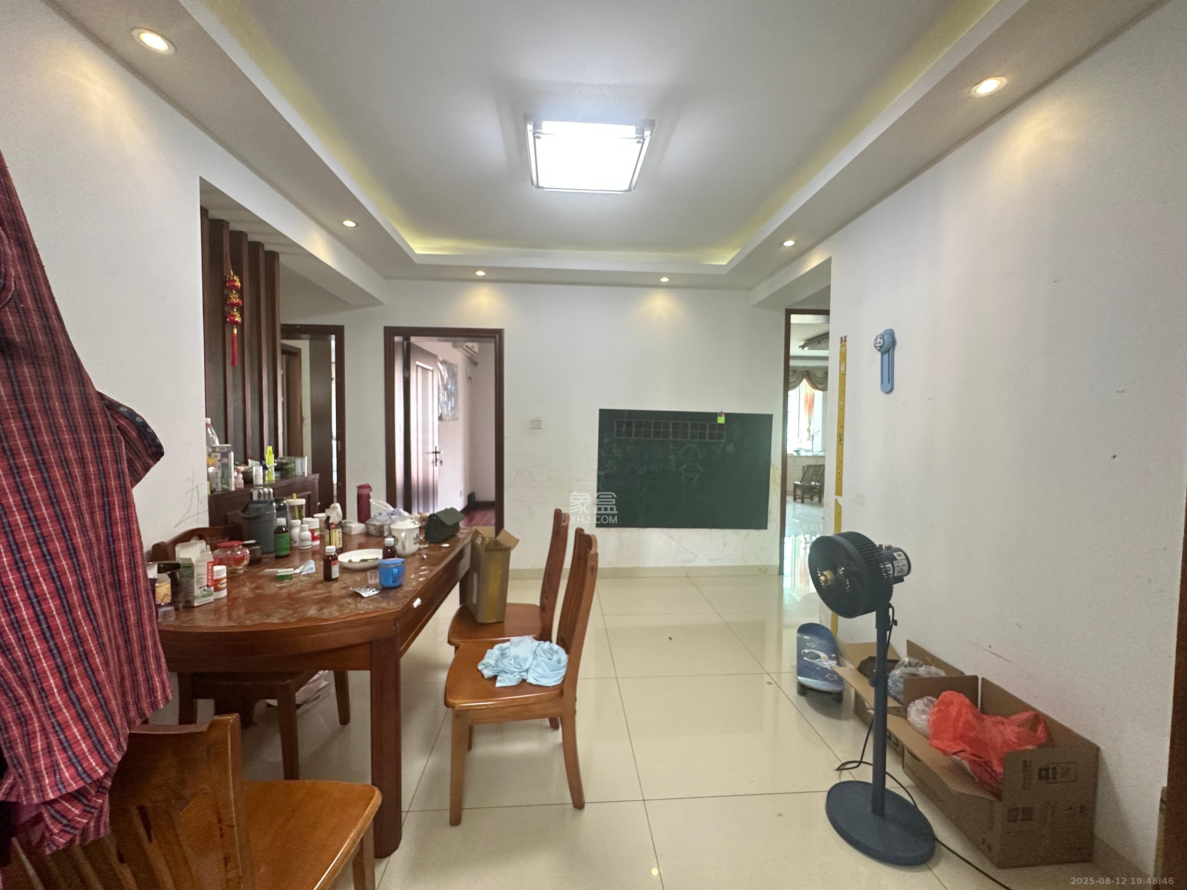 恒鑫澜北湾 3室2厅2卫 2700.0元/月 恒鑫澜北湾 3室2厅2卫 2700.0元/月室内图