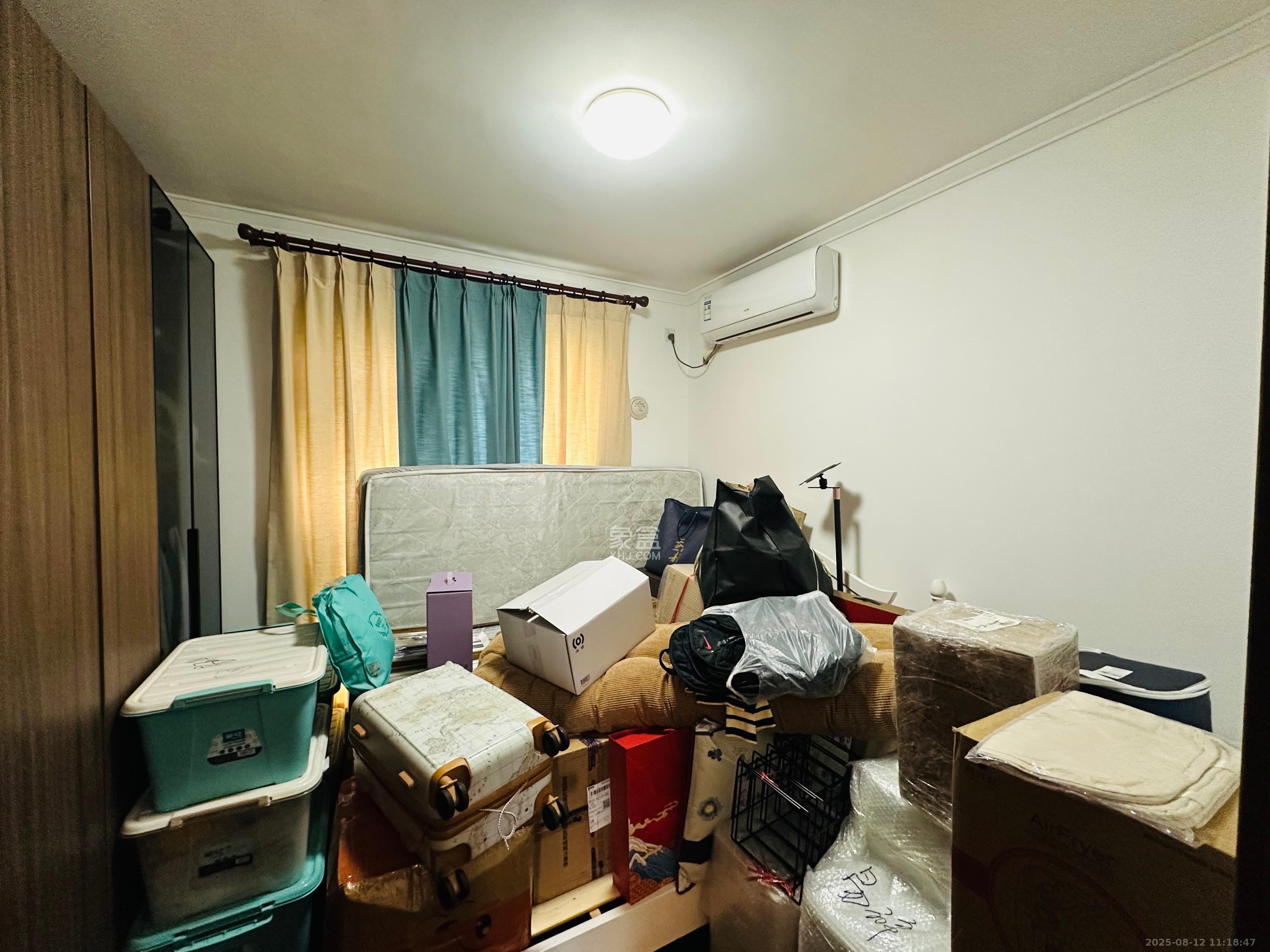 万科里金域滨江  3室2厅2卫   4200.00元/月室内图