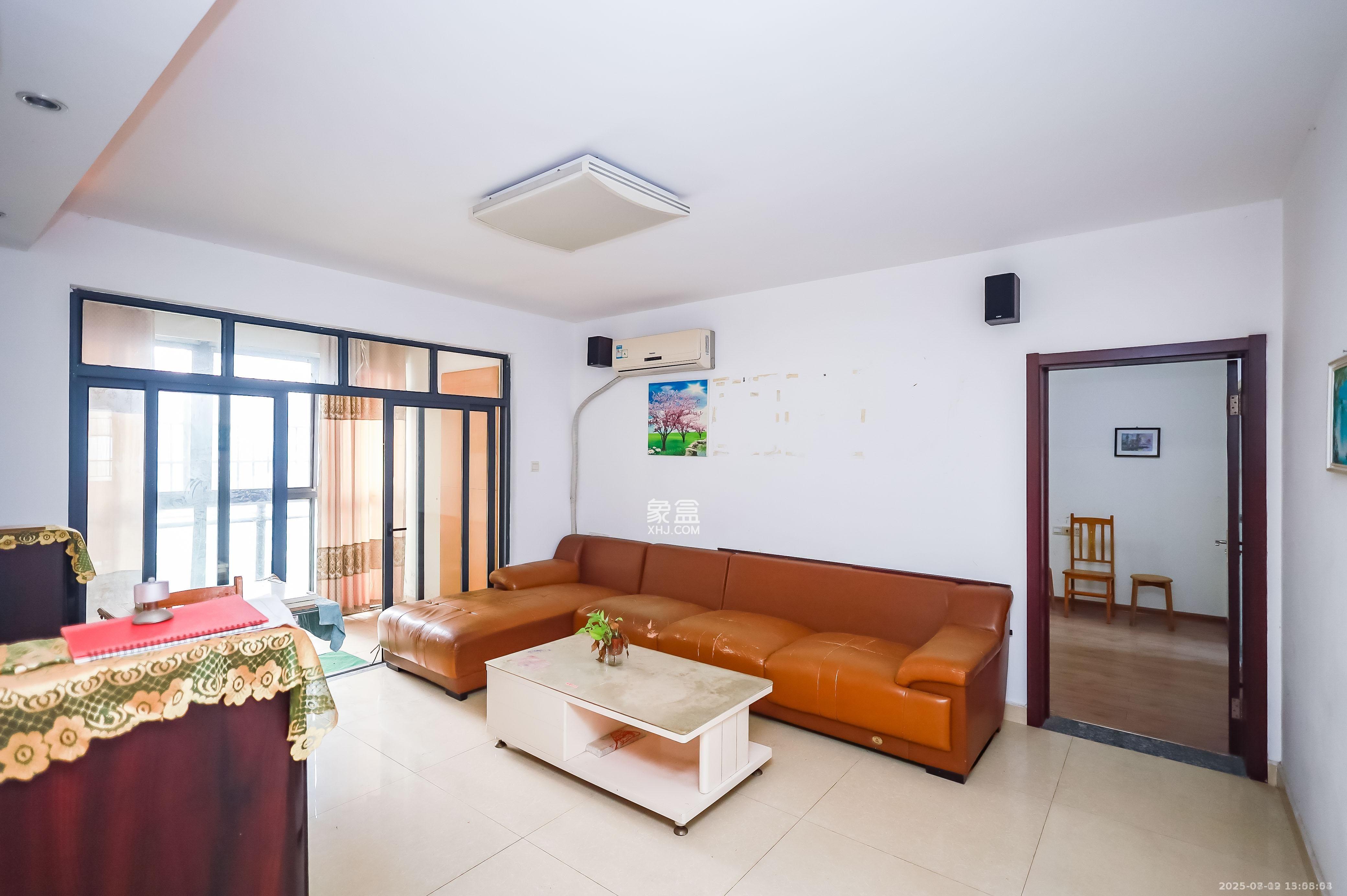 金科东方大院三四期 3室2厅2卫 2500.0元/月 金科东方大院三四期 3室2厅2卫 2500.0元/月室内图