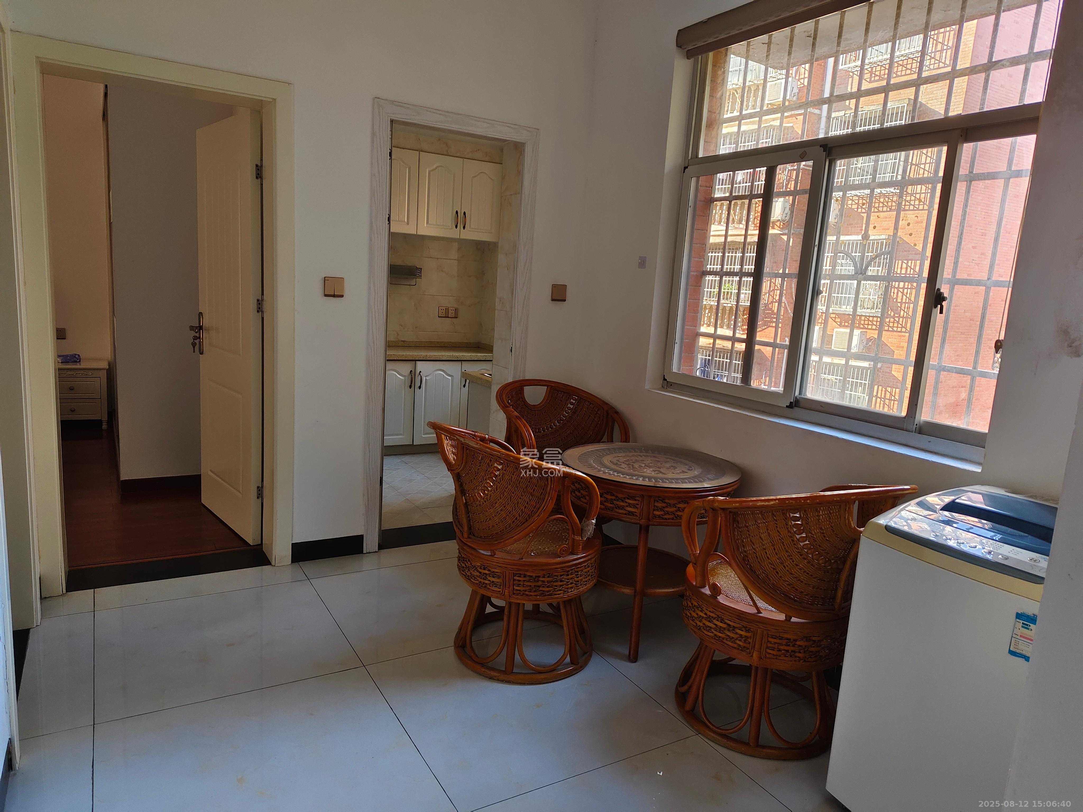 湖工花园 2室2厅1卫 1300.0元/月 湖工花园 2室2厅1卫 1300.0元/月室内图