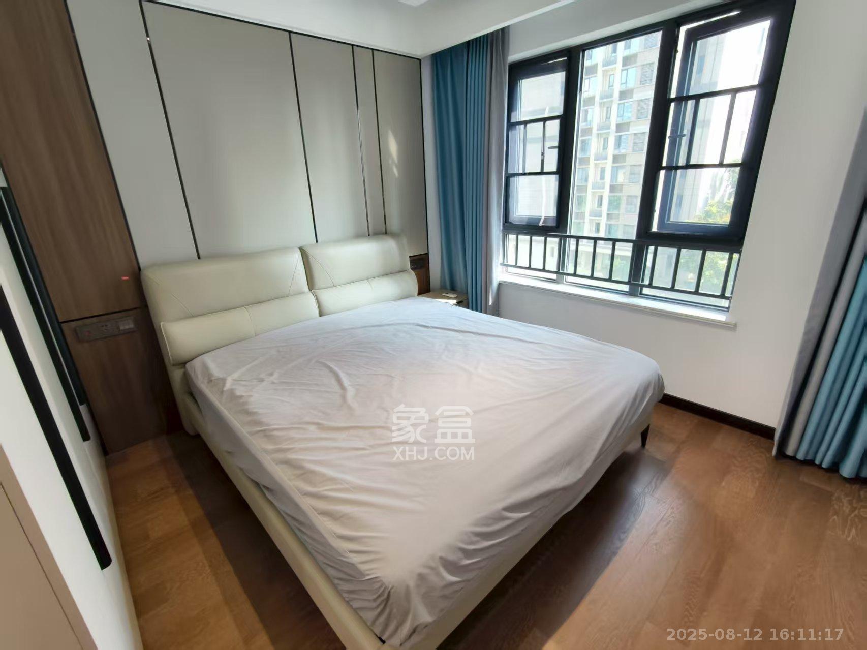 卓越中寰 4室2厅2卫 4500.0元/月 卓越中寰 4室2厅2卫 4500.0元/月室内图