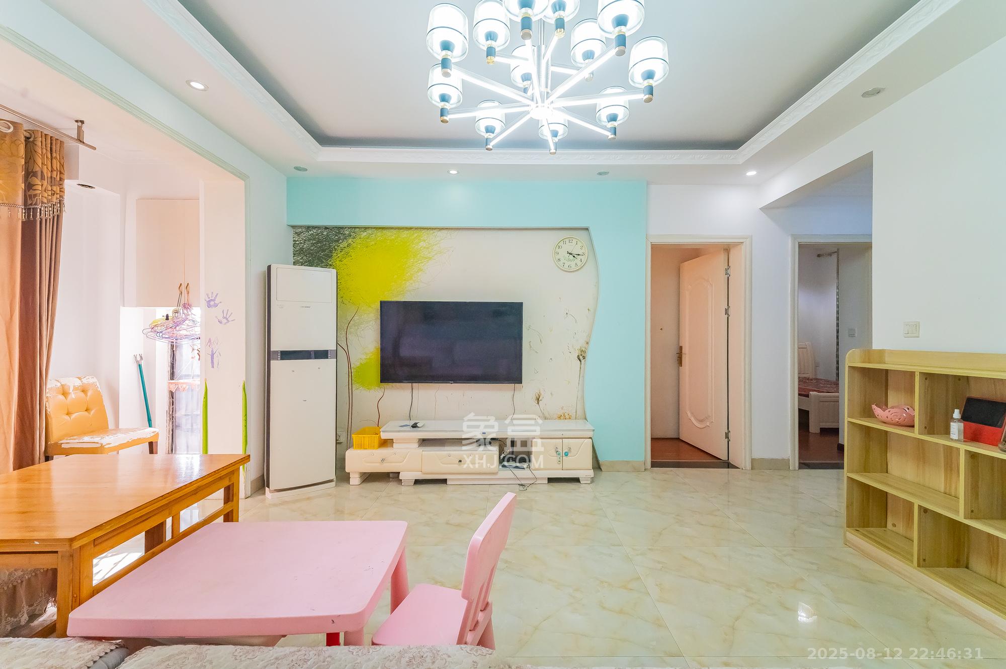 家和院  4室2厅1卫    78.0万 家和院  4室2厅1卫    78.0万客厅