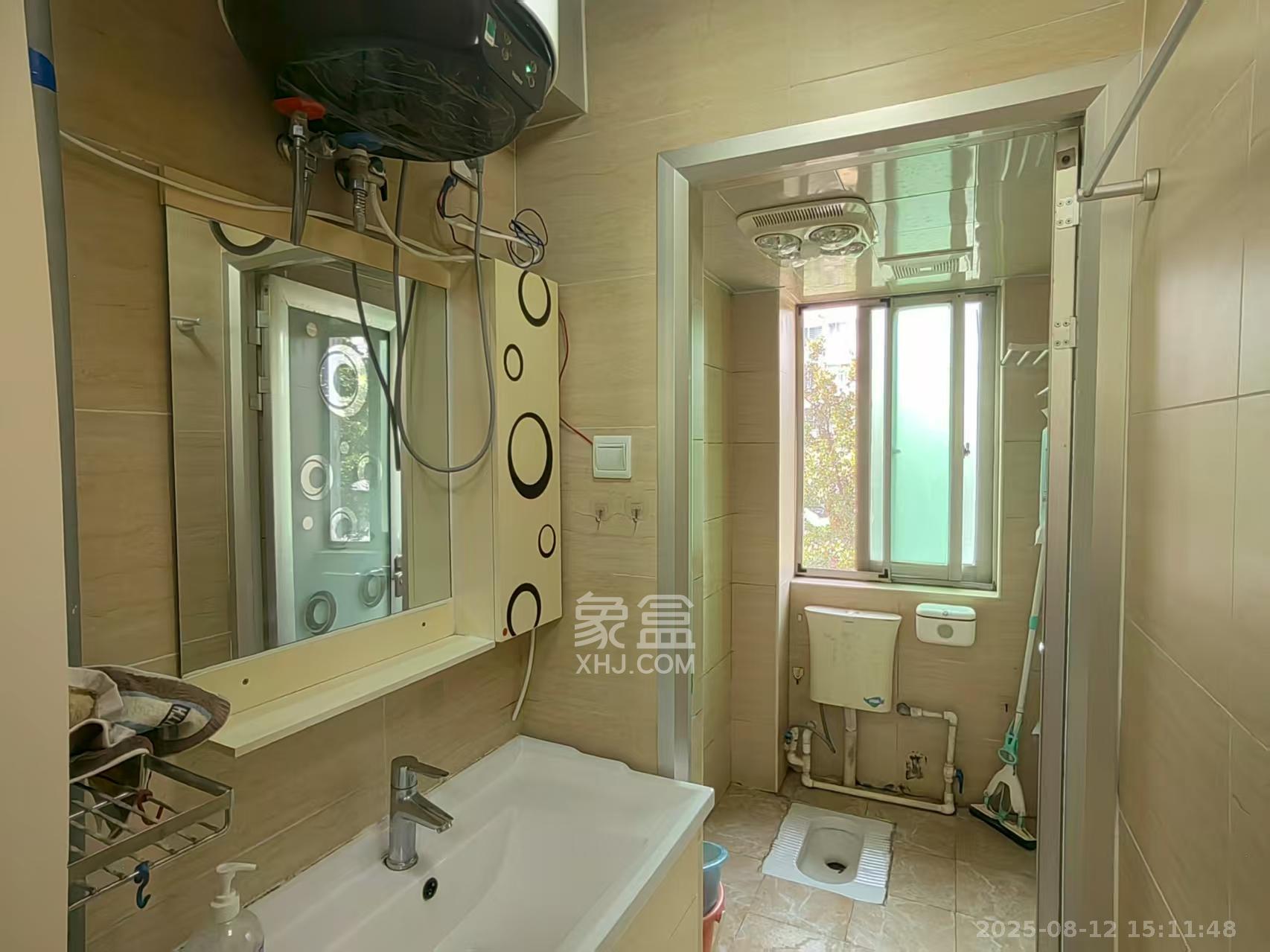 咸嘉新村嘉明苑  2室1厅2卫    1900.0元/月 咸嘉新村嘉明苑  2室1厅2卫    1900.0元/月室内图