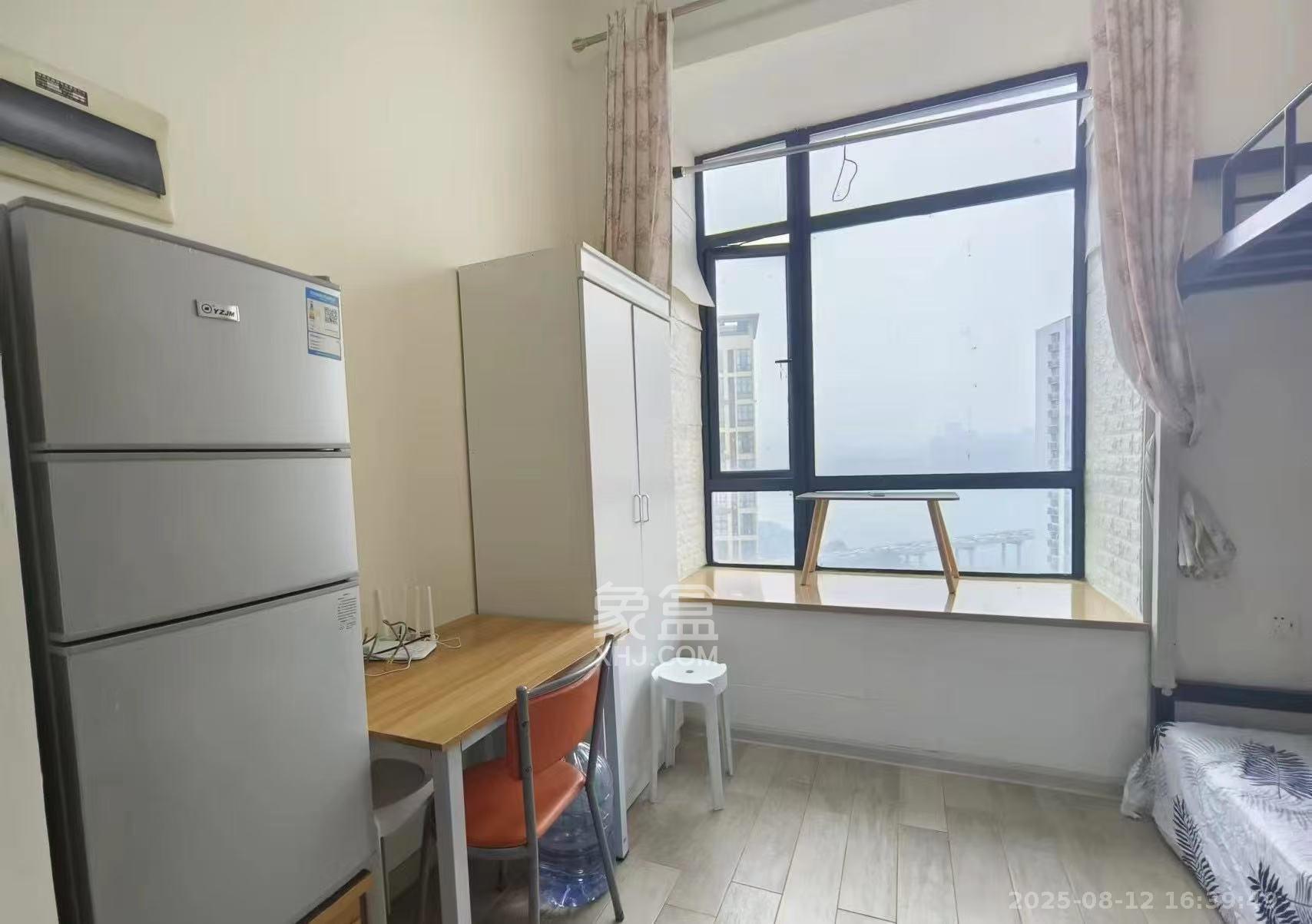 兰亭湾畔 1室1厅1卫 980.0元/月 兰亭湾畔 1室1厅1卫 980.0元/月室内图