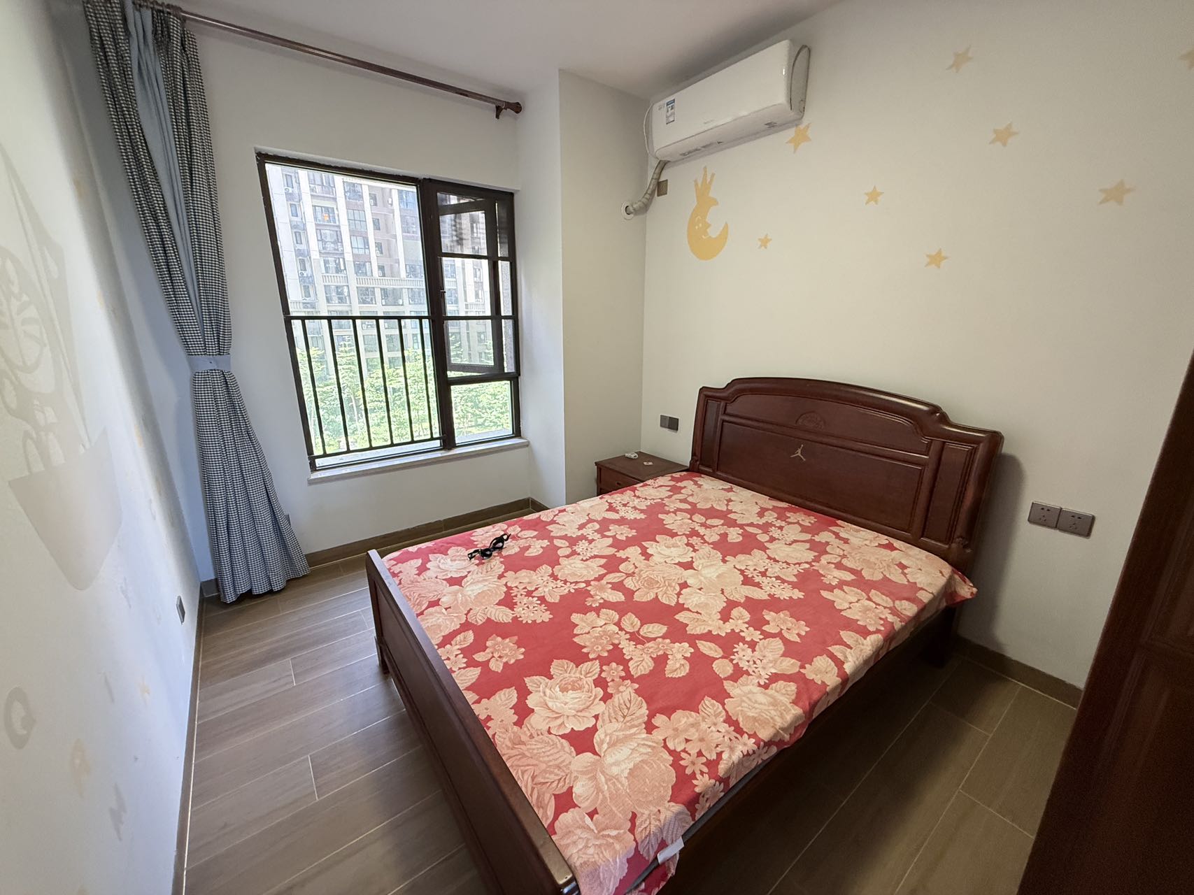 恩祥新城 4室2厅2卫 5500.0元/月 恩祥新城 4室2厅2卫 5500.0元/月室内图