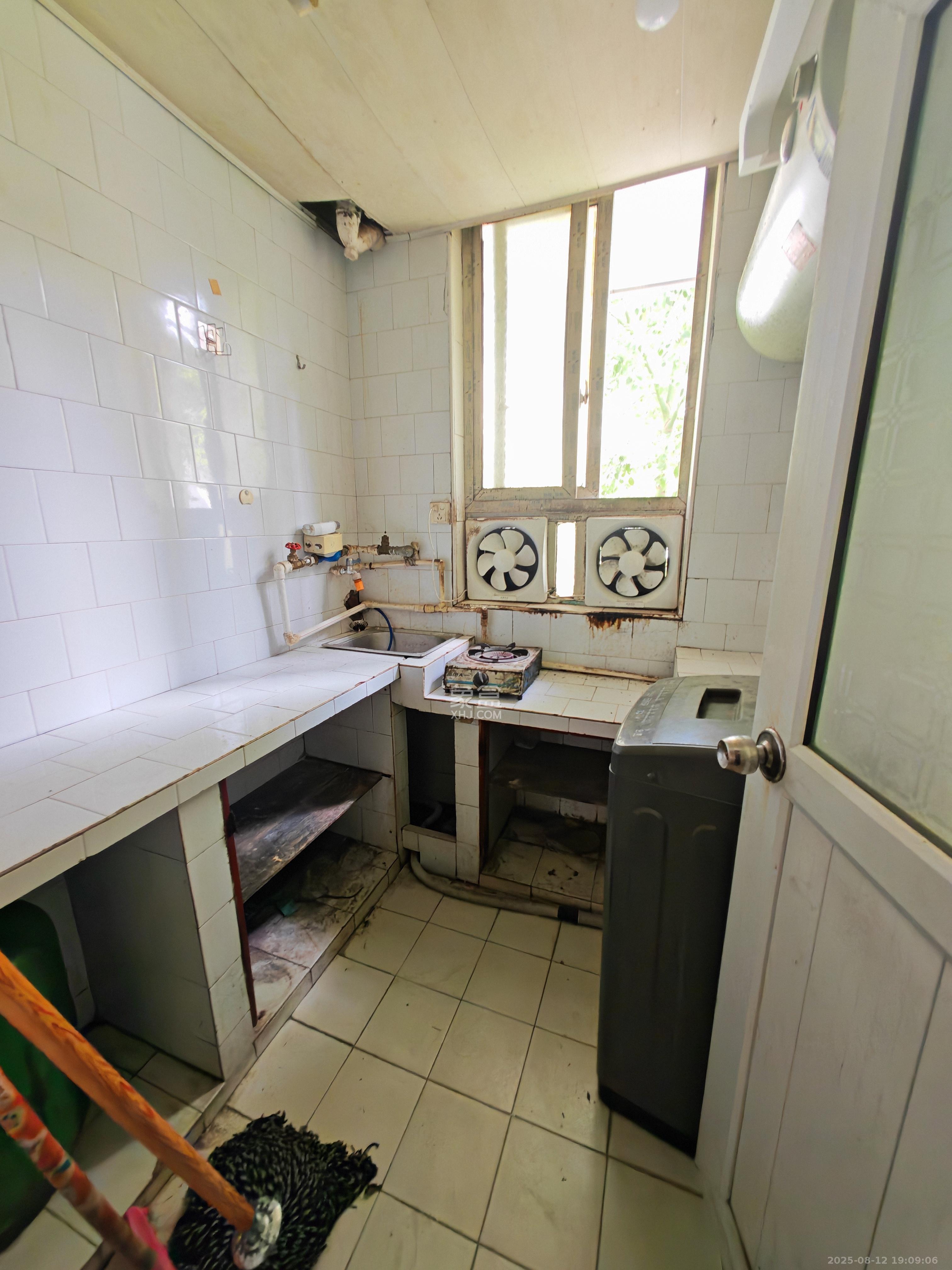 向韶村  1室1厅1卫    1200.0元/月室内图