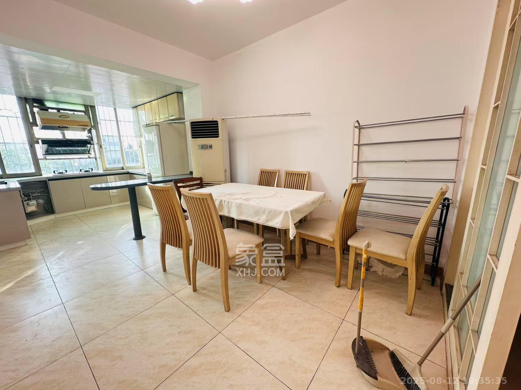 南沙公寓  2室2厅1卫    2100.0元/月 南沙公寓  2室2厅1卫    2100.0元/月室内图