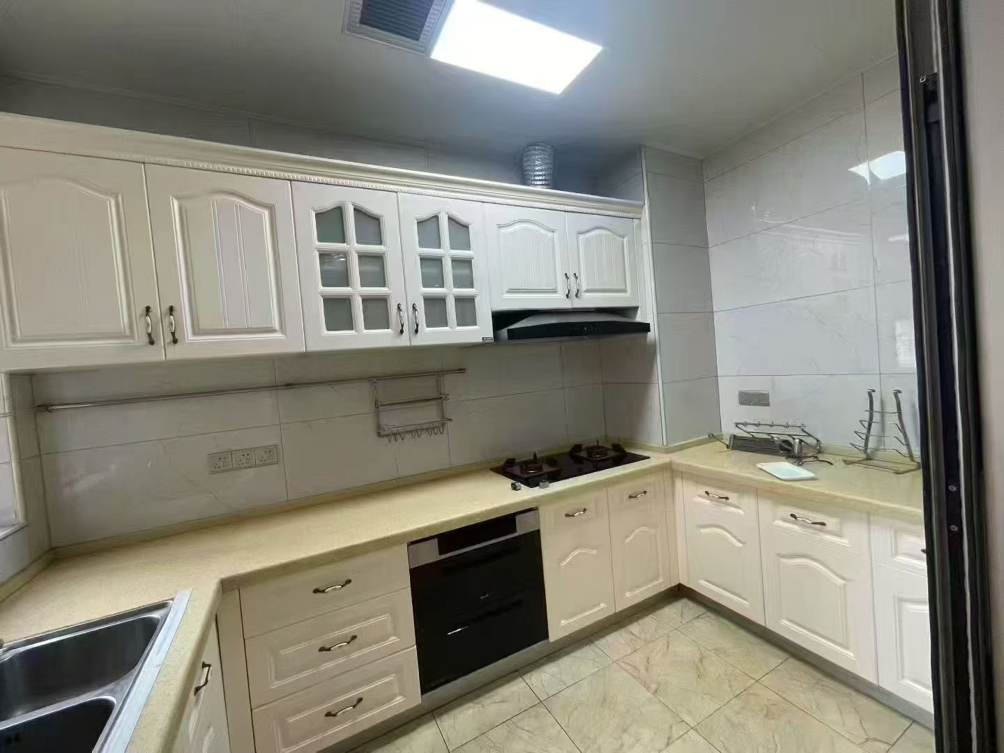 水域中央 3室2厅2卫 75.8万 水域中央 3室2厅2卫 75.8万室内图