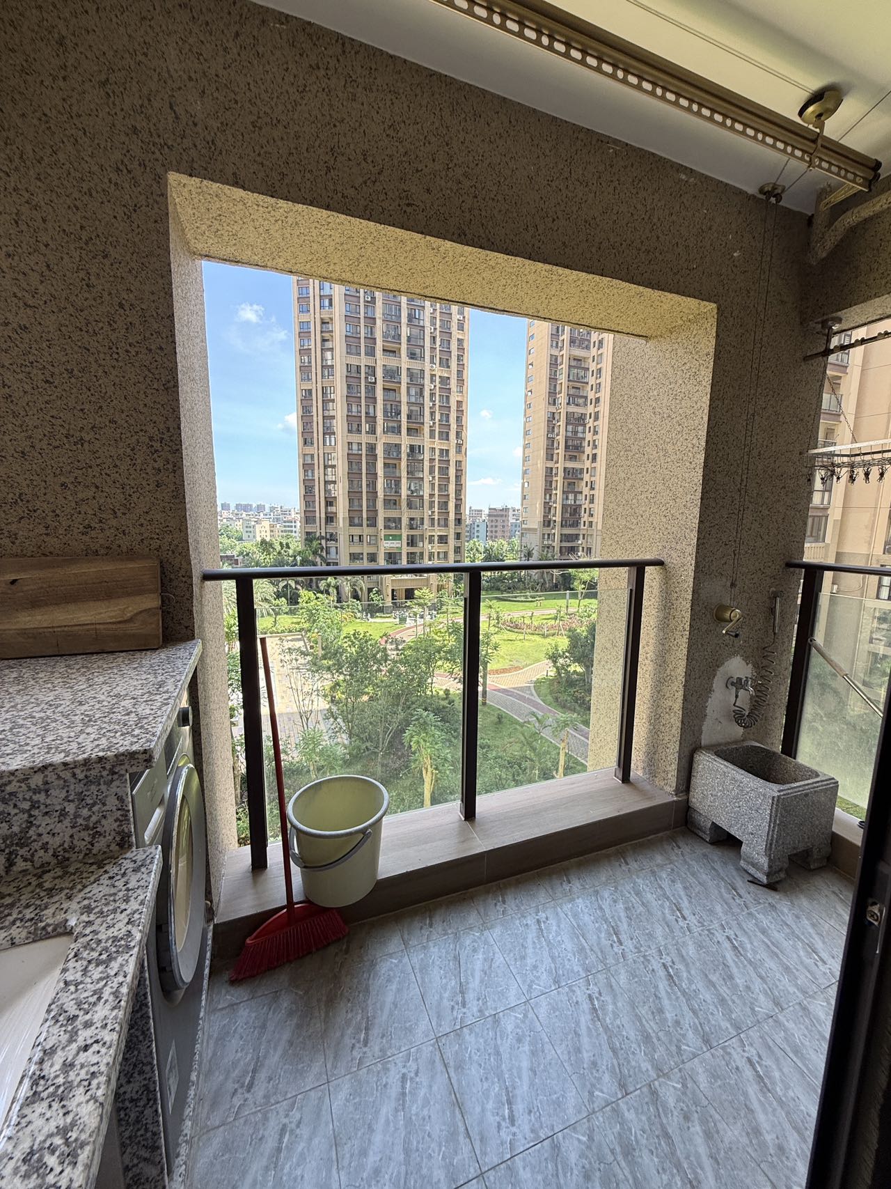 恩祥新城 4室2厅2卫 5500.0元/月 恩祥新城 4室2厅2卫 5500.0元/月室内图