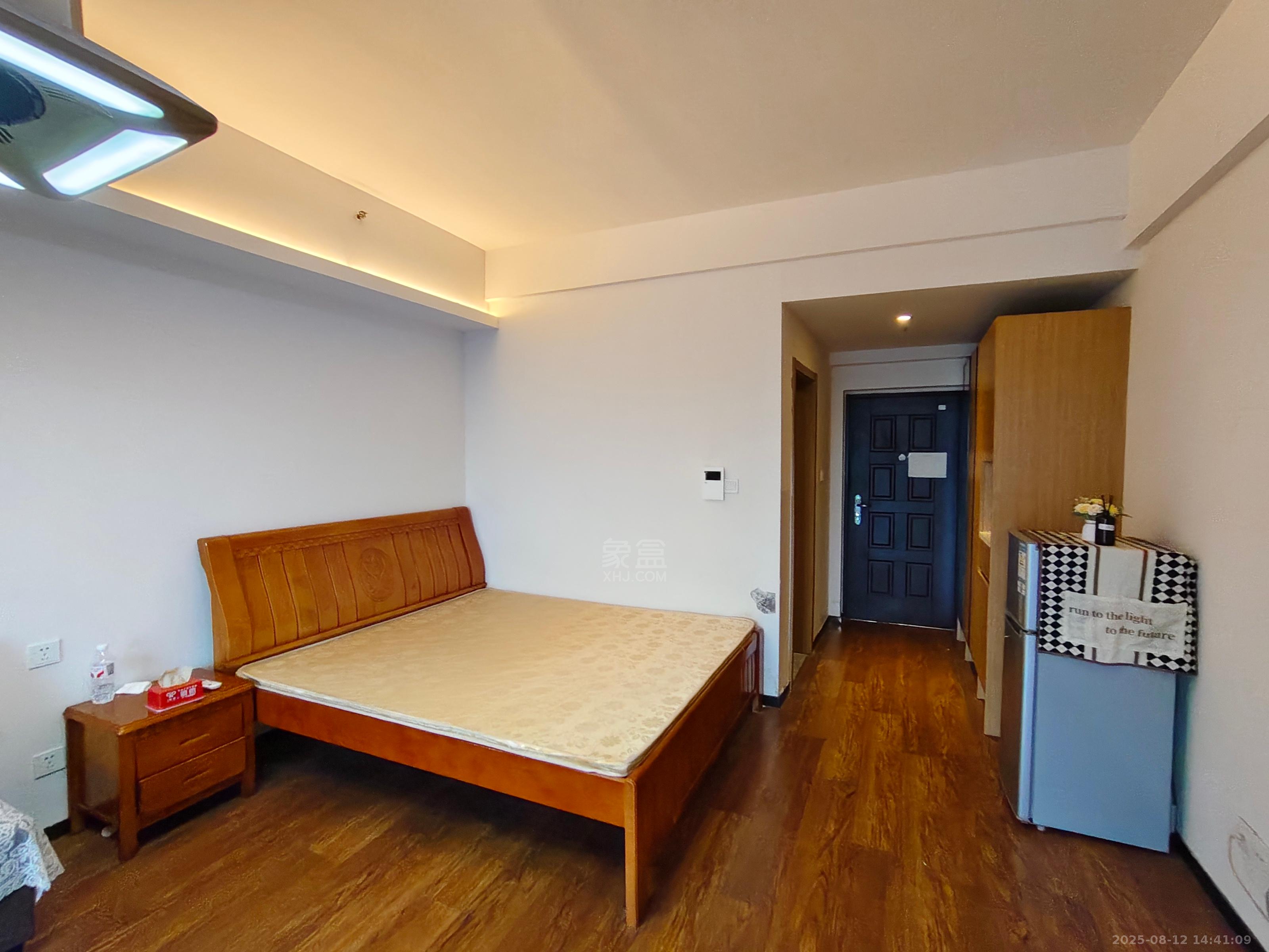 中泰财富湘江 1室1厅1卫 1200.0元/月 中泰财富湘江 1室1厅1卫 1200.0元/月室内图