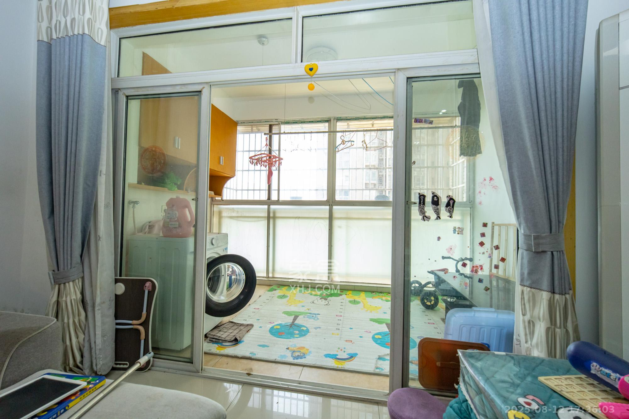 紫晶城 3室2厅1卫 52.0万 紫晶城 3室2厅1卫 52.0万阳台