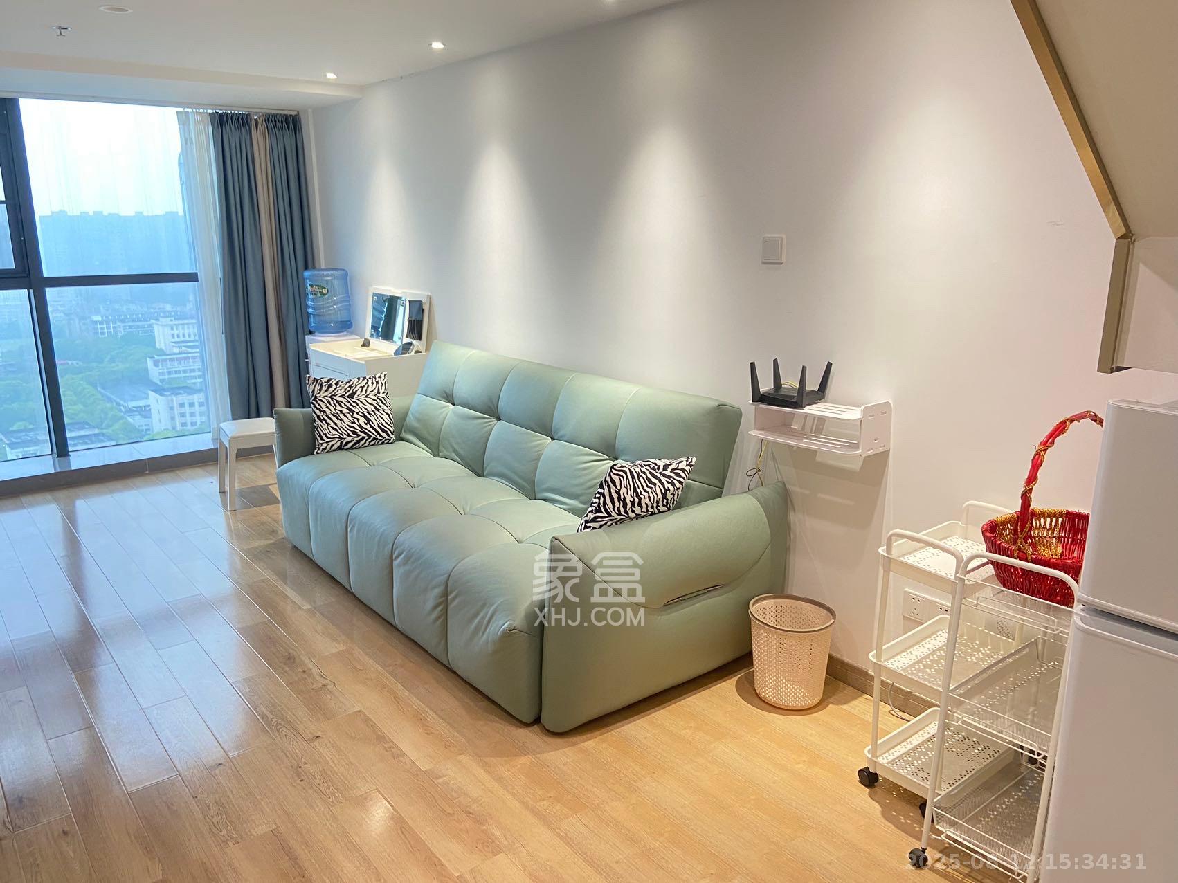 万润时光里  1室1厅1卫    2600.0元/月 万润时光里  1室1厅1卫    2600.0元/月室内图