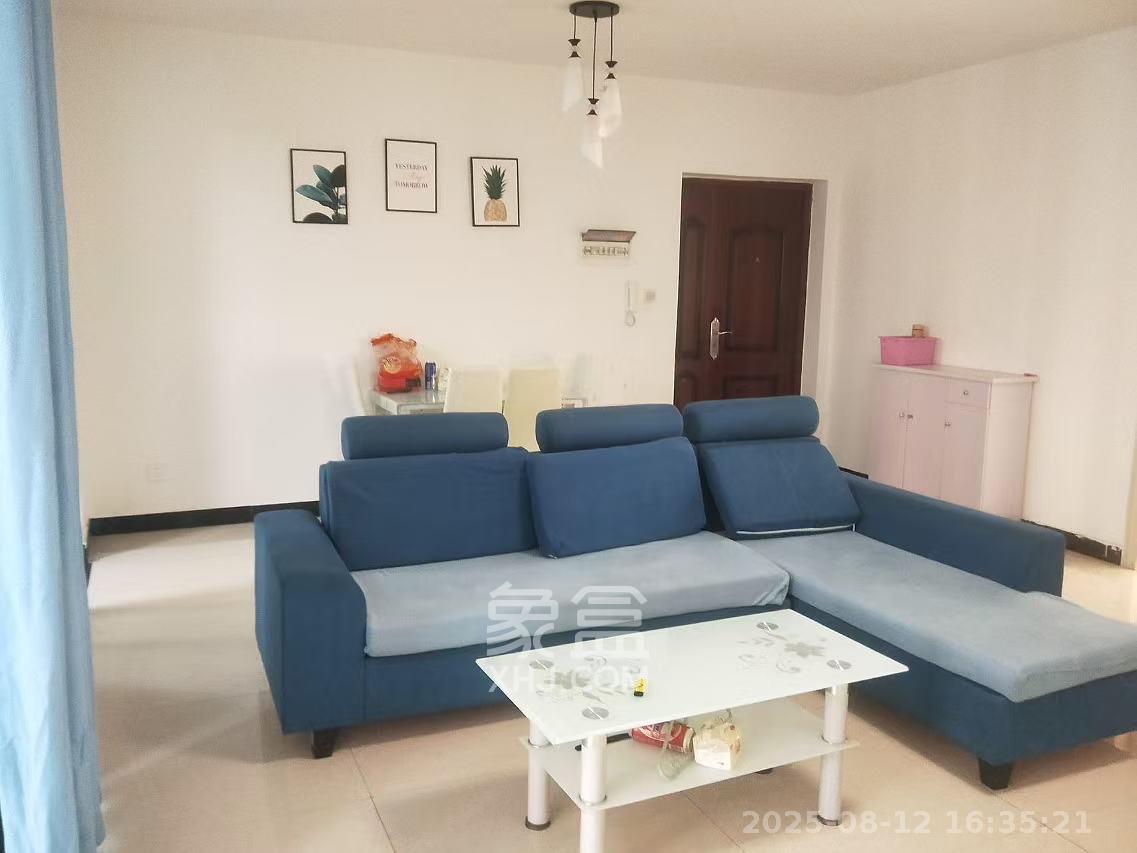 东方美地  3室2厅2卫   2300.00元/月室内图