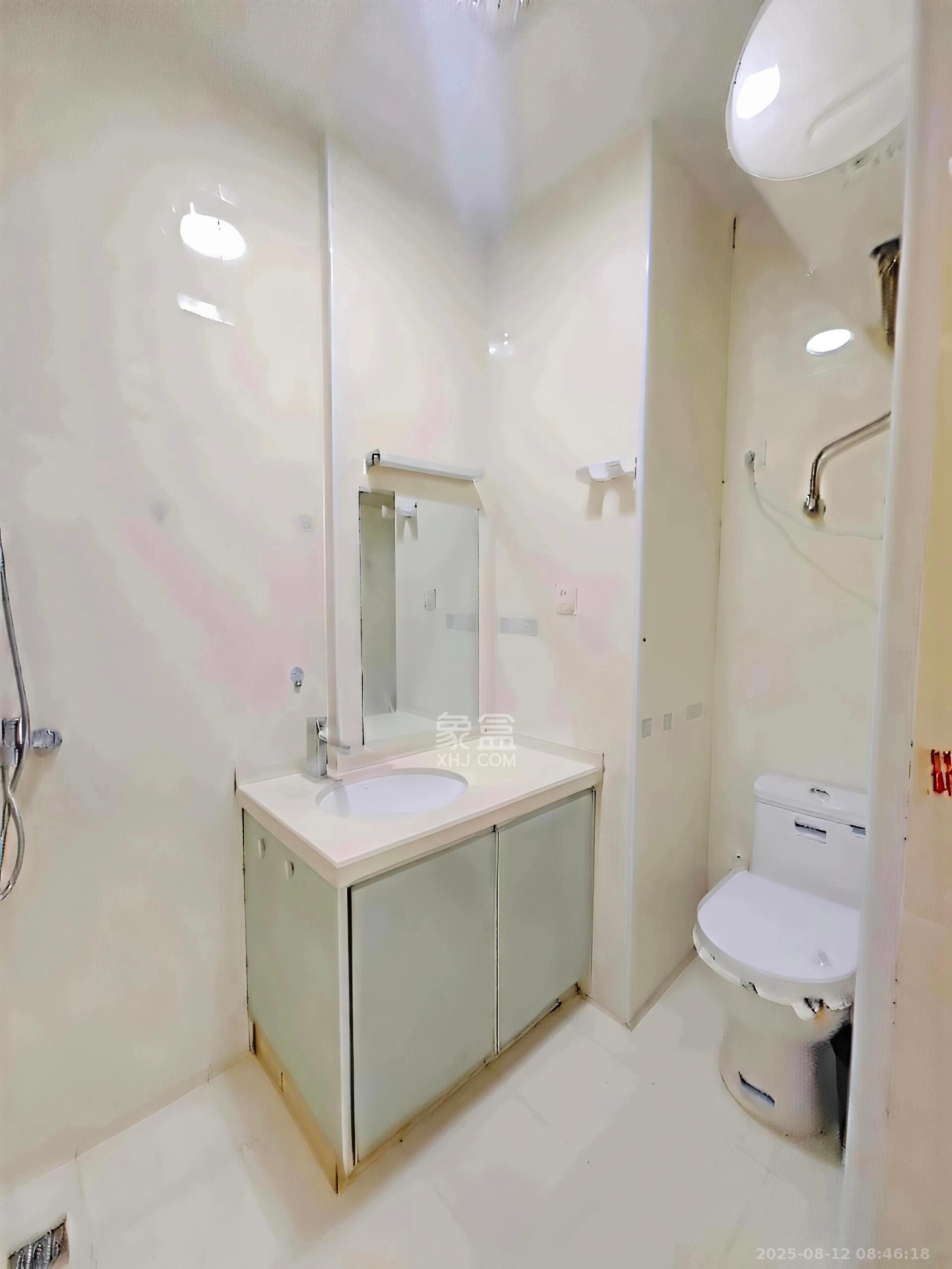 华侨假日中心（晟华苑）  1室1厅1卫    1700.0元/月室内图