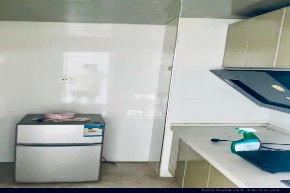 麓谷明珠  1室1厅1卫    1250.0元/月 麓谷明珠  1室1厅1卫    1250.0元/月室内图