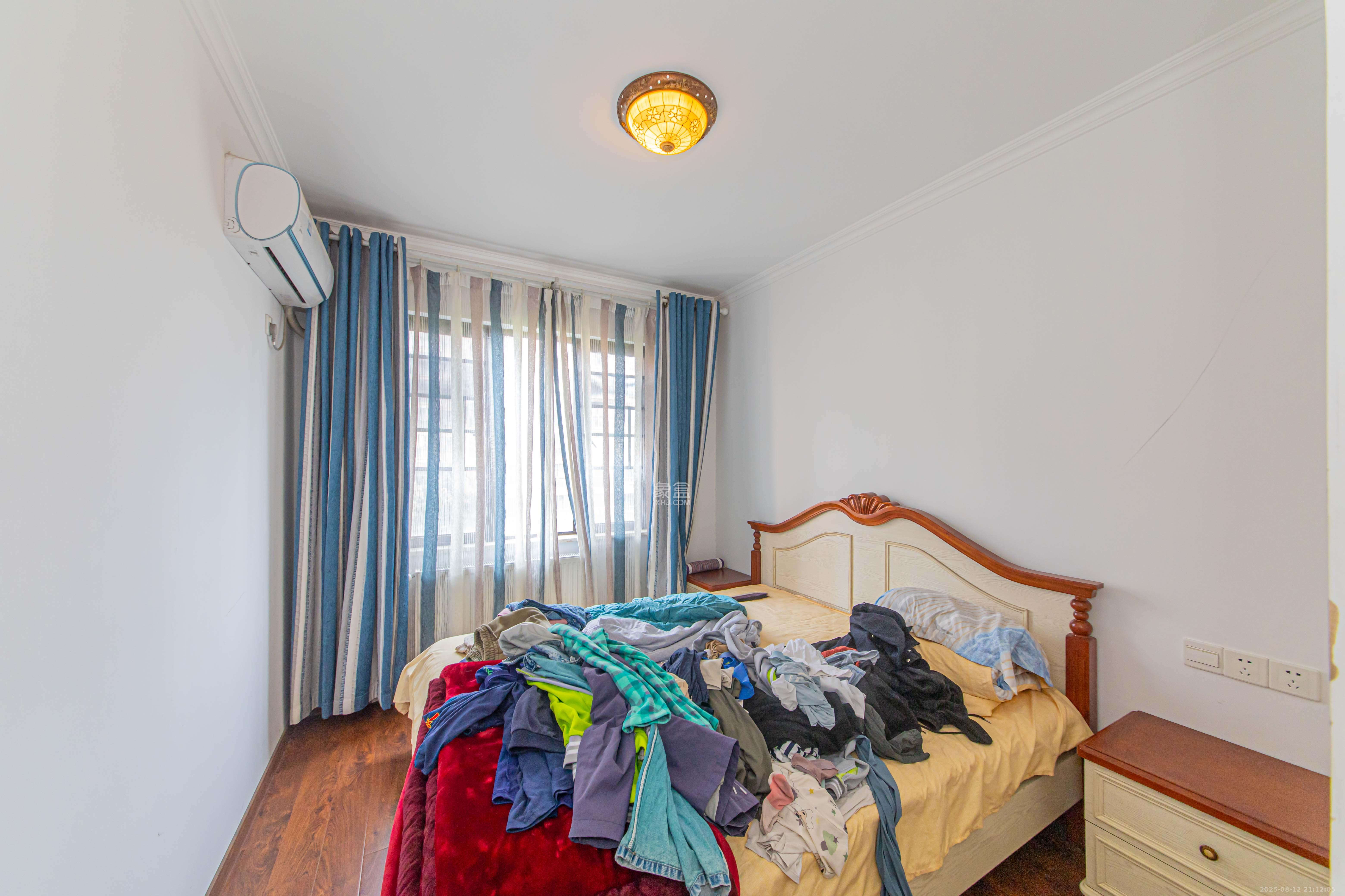 鑫远和城(一、二期) 4室2厅2卫 130.0万 鑫远和城(一、二期) 4室2厅2卫 130.0万卧室