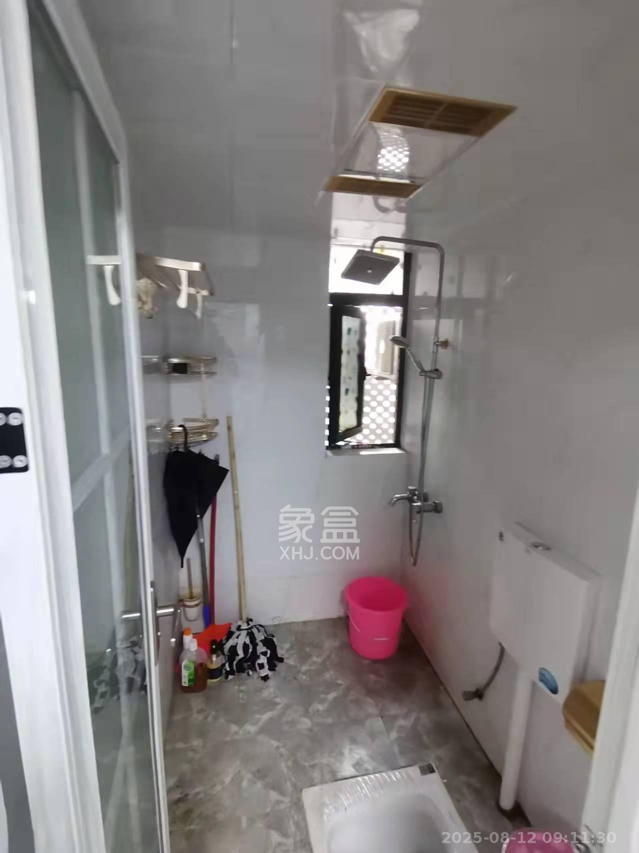 青年公寓  1室1厅1卫   2500.00元/月室内图