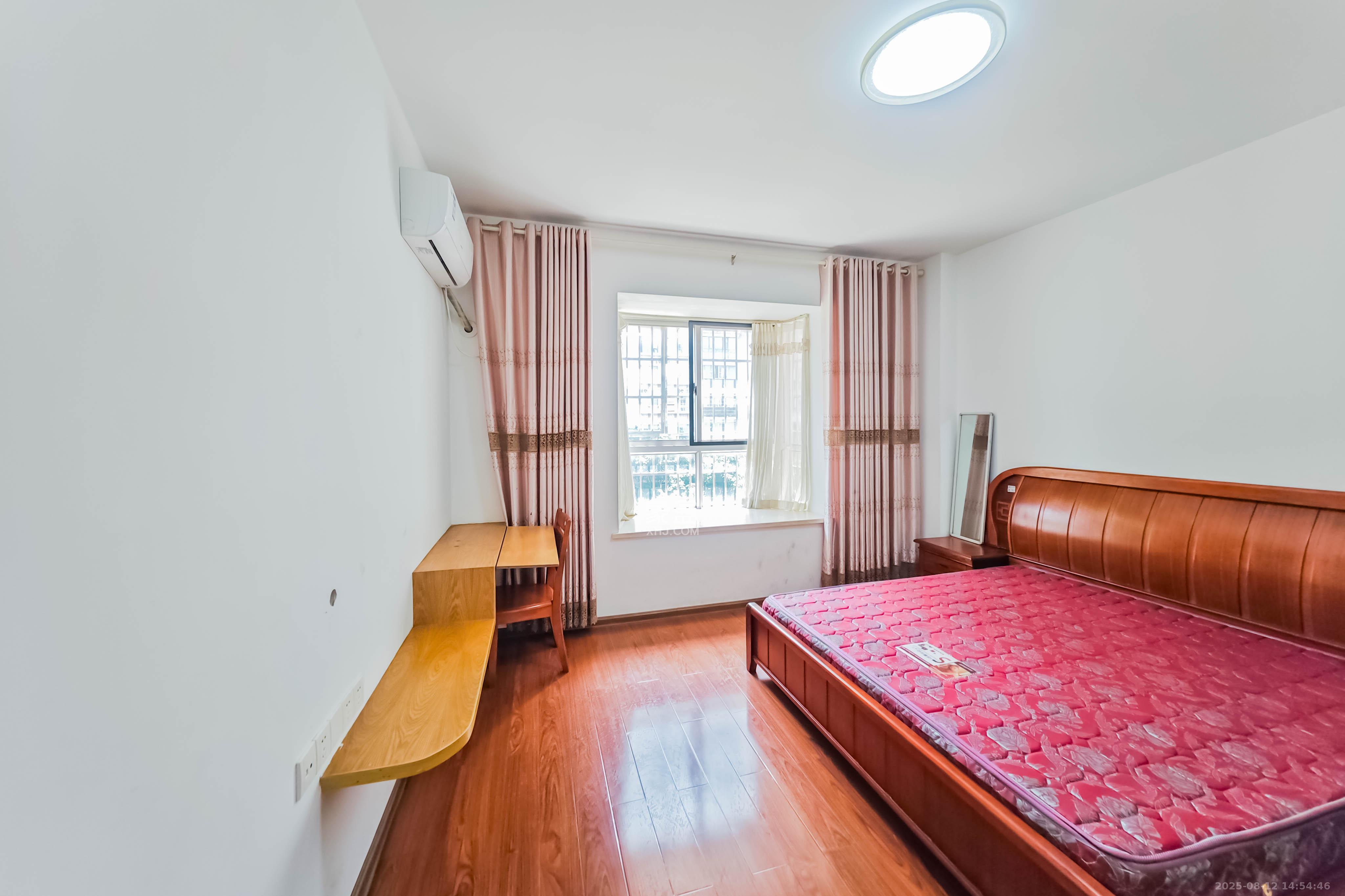 城市山水豪园（山水城市风景）  1室2厅2卫    120.0万卧室