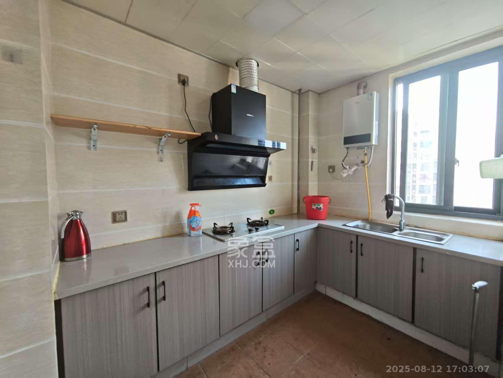 嘉宇盛世华章  4室2厅2卫    4500.0元/月室内图