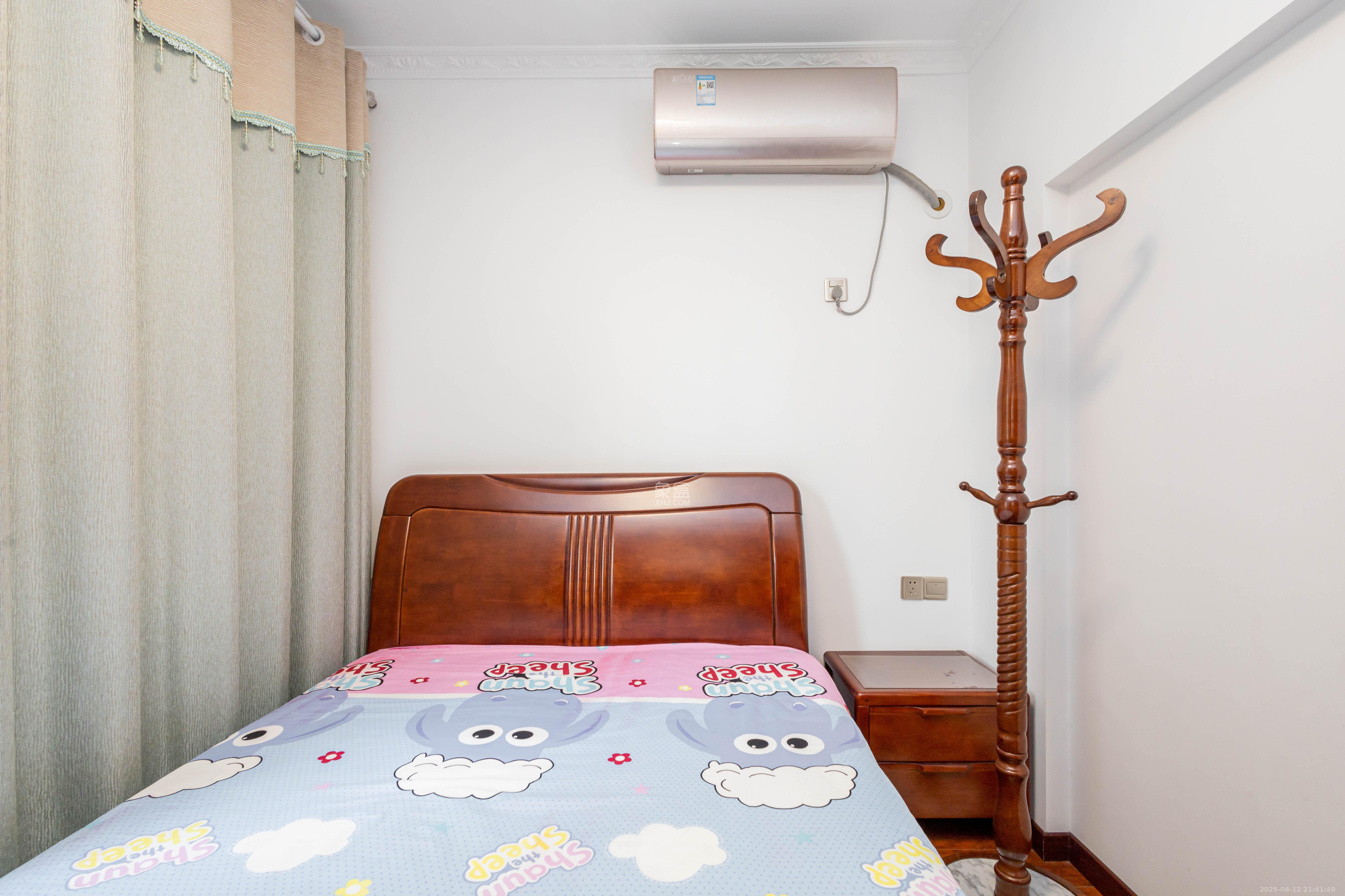 高林仕家 3室2厅2卫 90.0万 高林仕家 3室2厅2卫 90.0万卧室