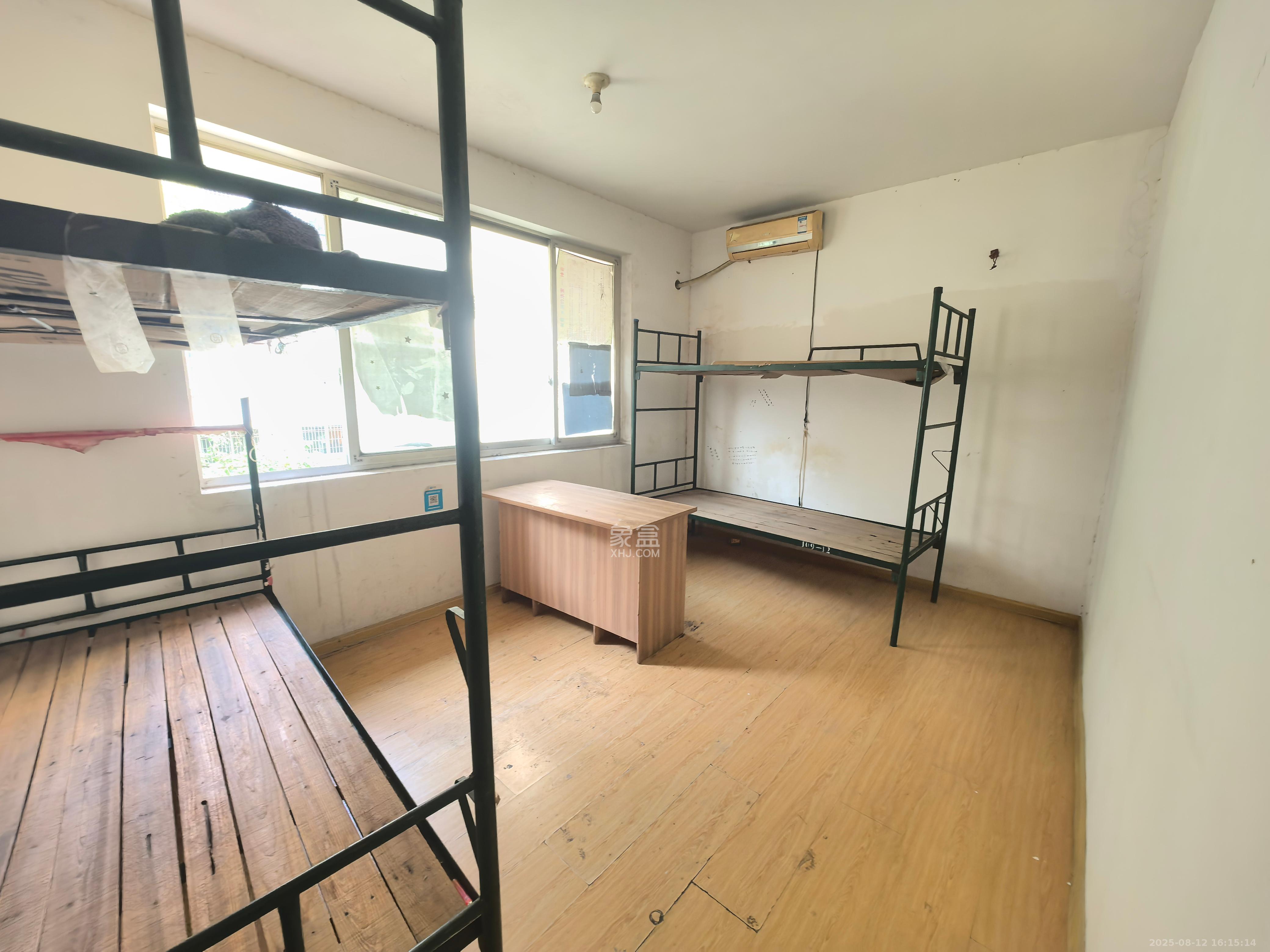 湘卫花苑 4室2厅1卫 2200.0元/月 湘卫花苑 4室2厅1卫 2200.0元/月室内图