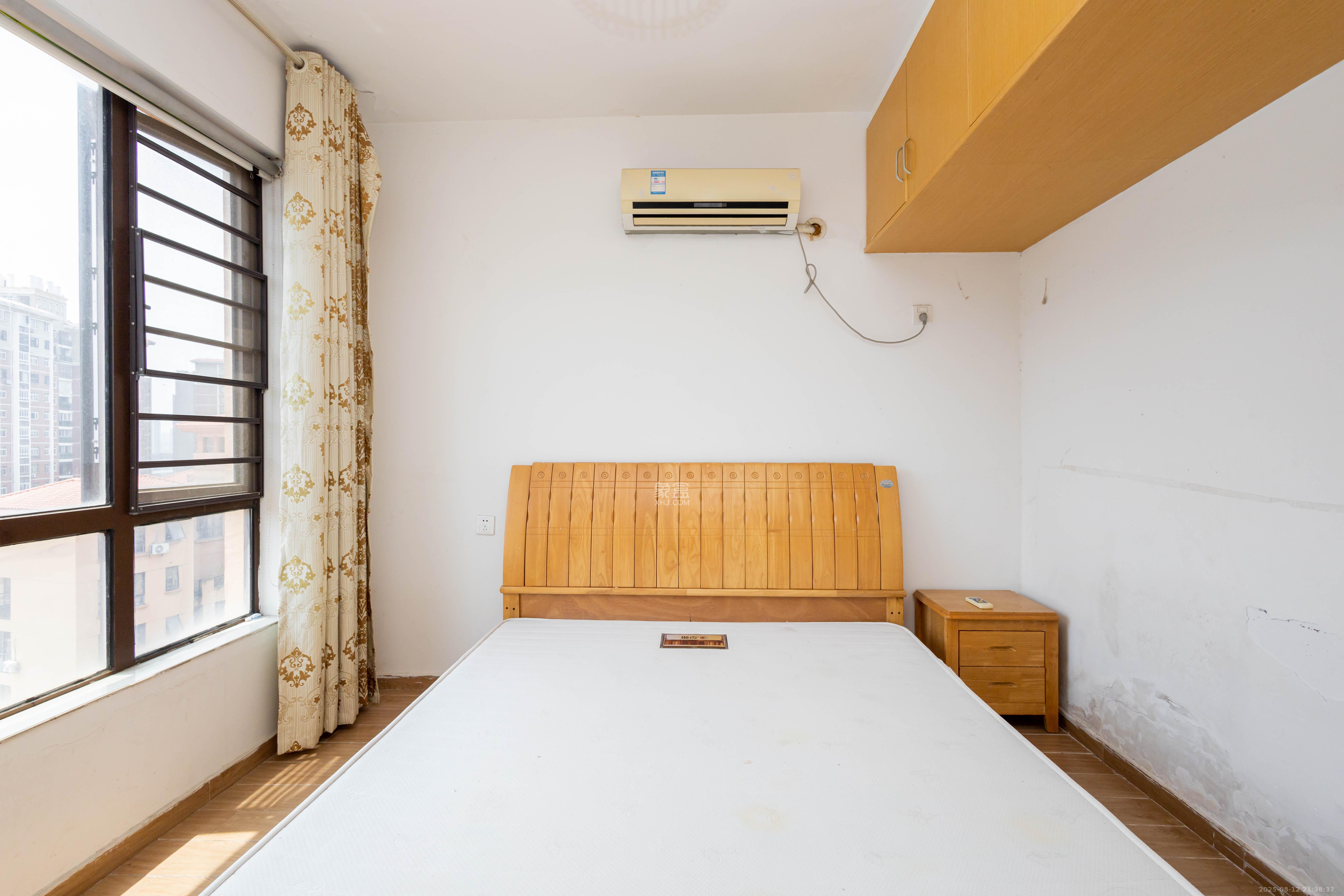 天园假日  3室2厅1卫    66.0万 天园假日  3室2厅1卫    66.0万卧室