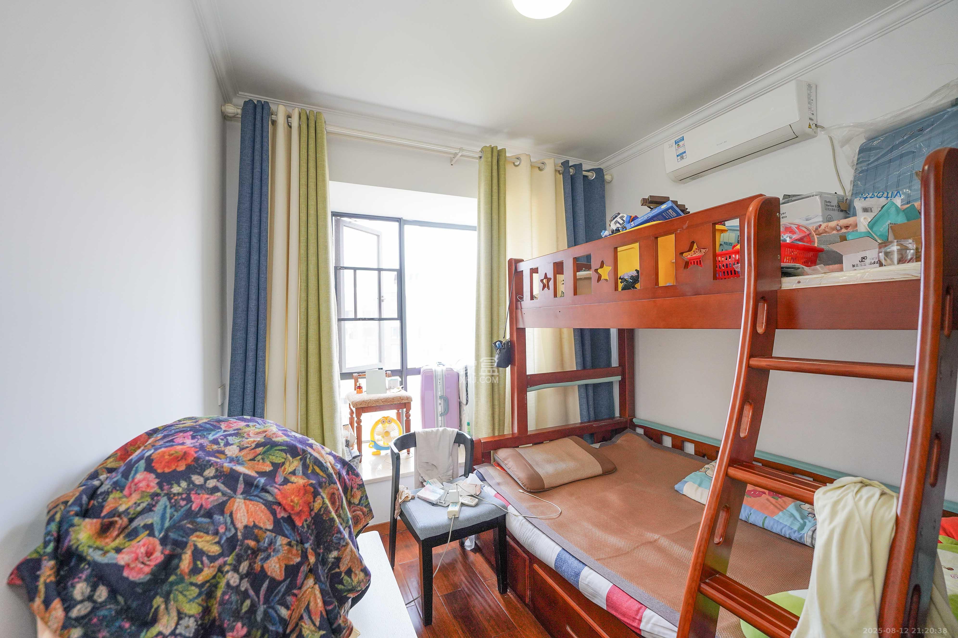 五矿紫湖香醍 1室0厅0卫 108.0万 五矿紫湖香醍 1室0厅0卫 108.0万卧室