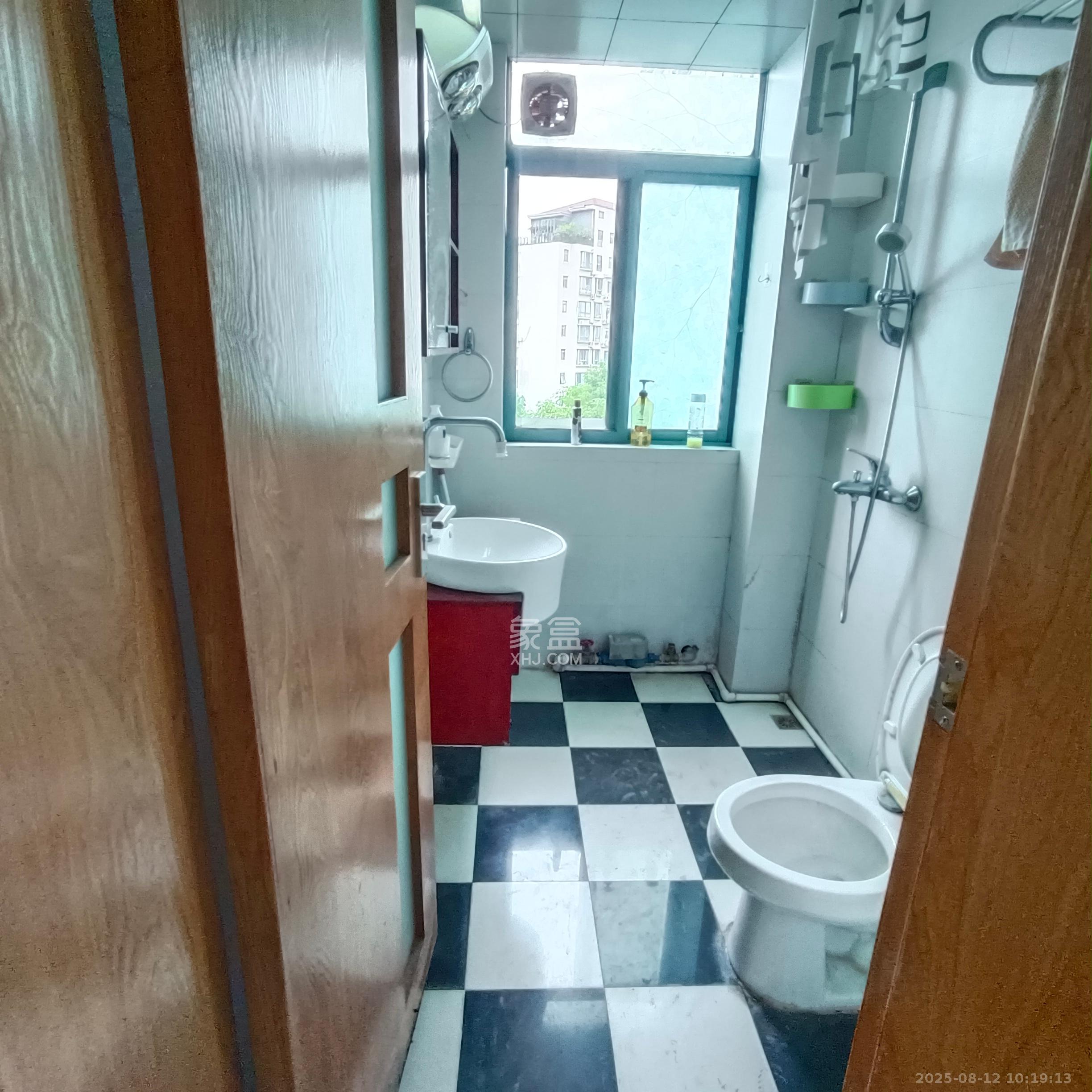 圣爵菲斯 2室2厅1卫 2300.0元/月 圣爵菲斯 2室2厅1卫 2300.0元/月室内图