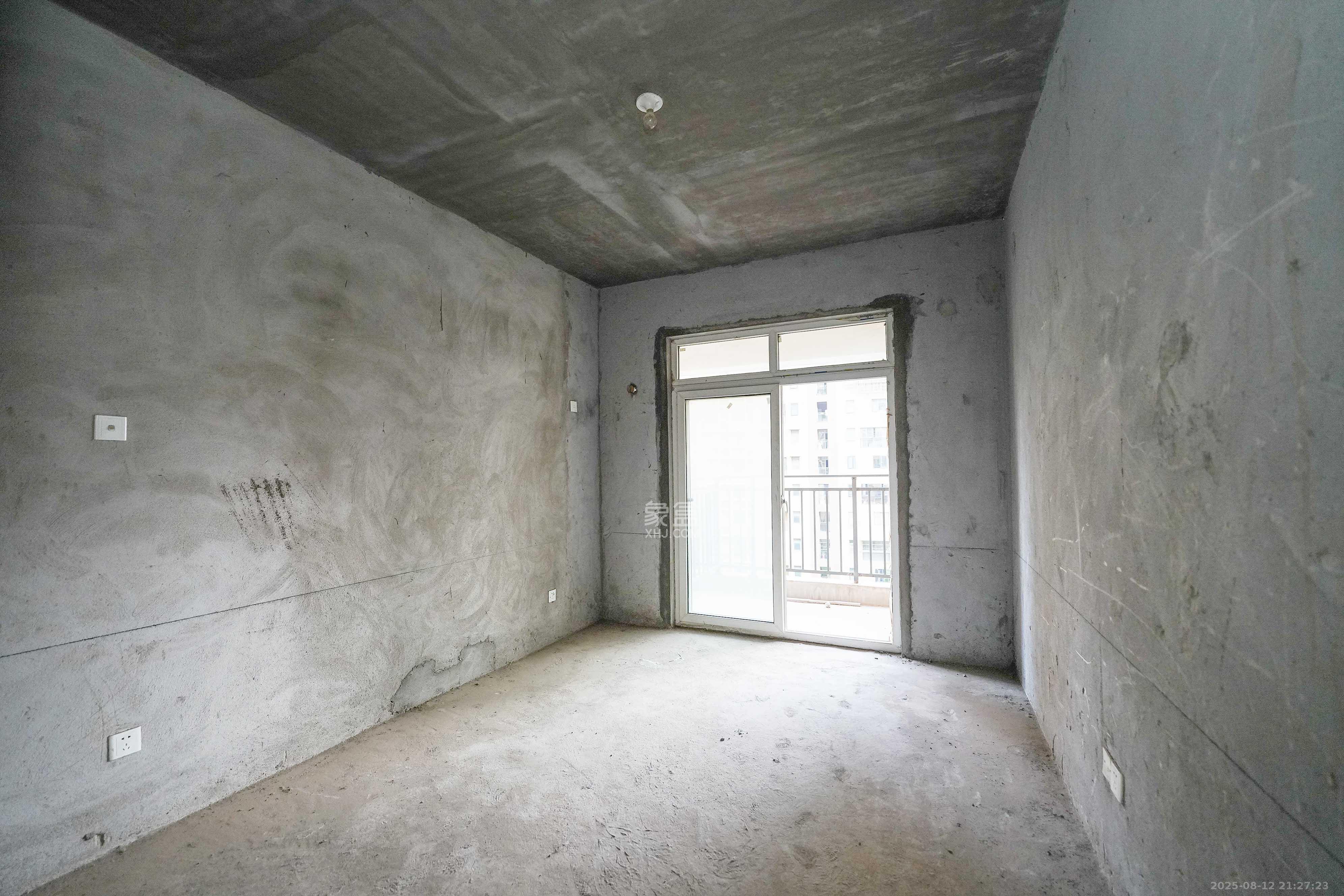 嘉华城(一期)  5室2厅2卫    168.0万 嘉华城(一期)  5室2厅2卫    168.0万卧室