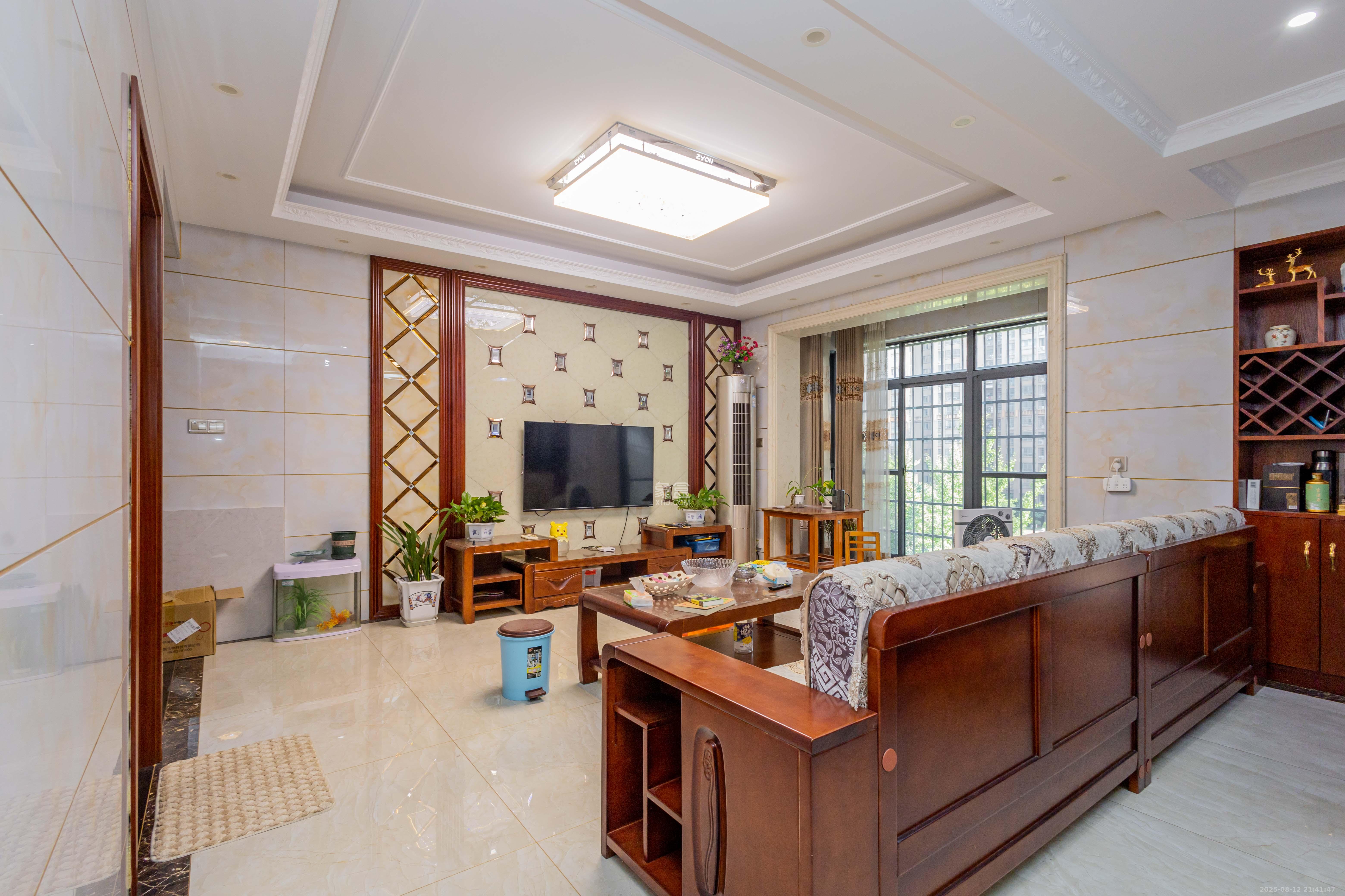 高林仕家 3室2厅2卫 90.0万 高林仕家 3室2厅2卫 90.0万客厅