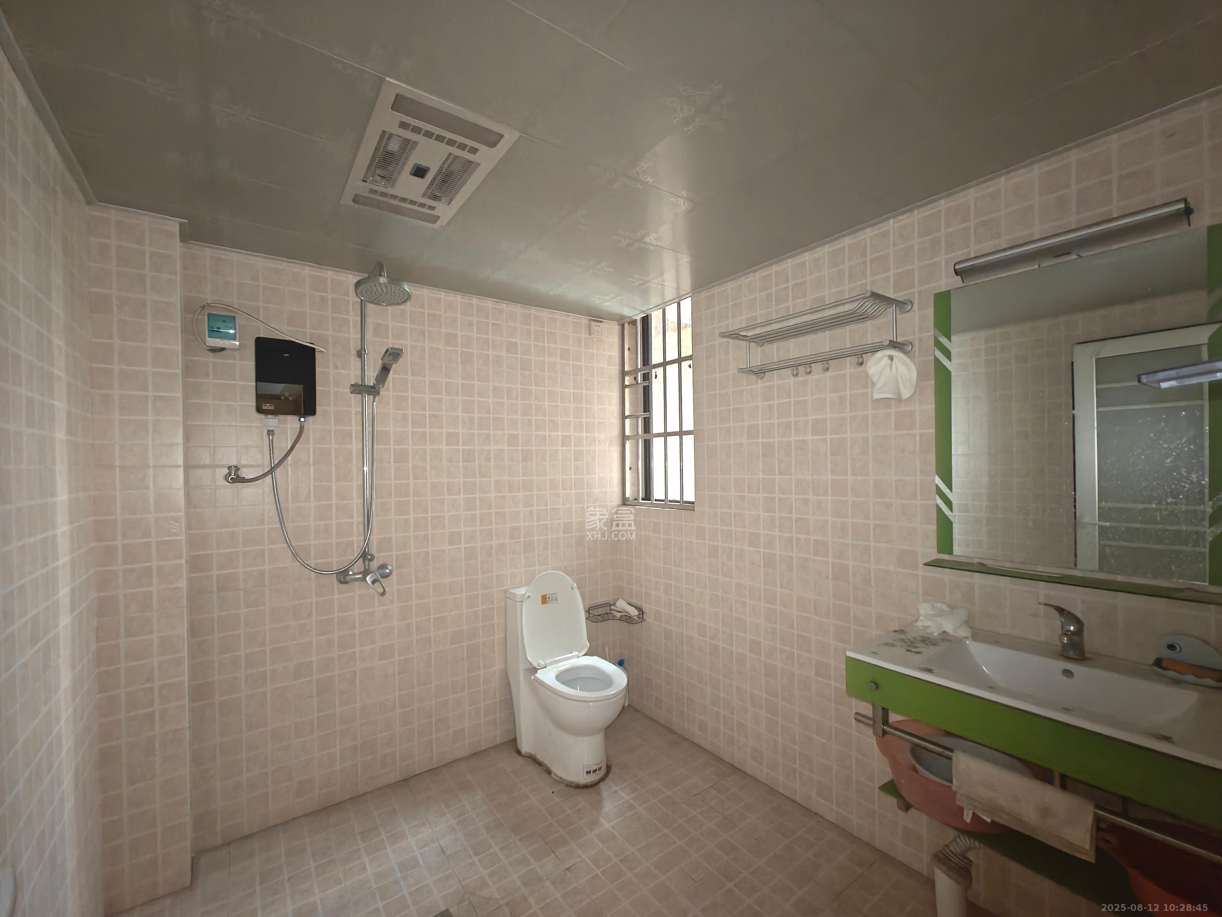 三江花中城  3室2厅1卫    2600.0元/月室内图