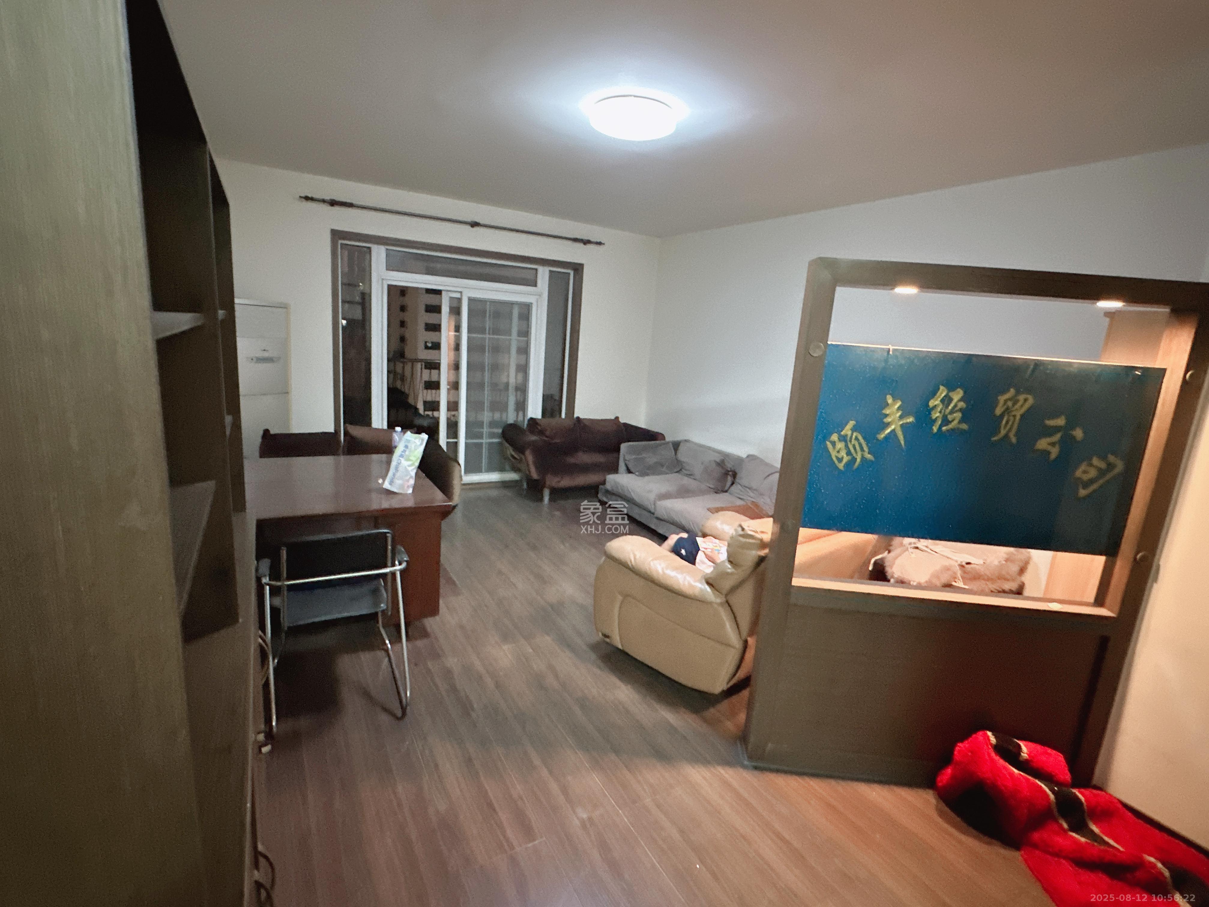 鸿铭中心  3室2厅2卫   3300.00元/月室内图