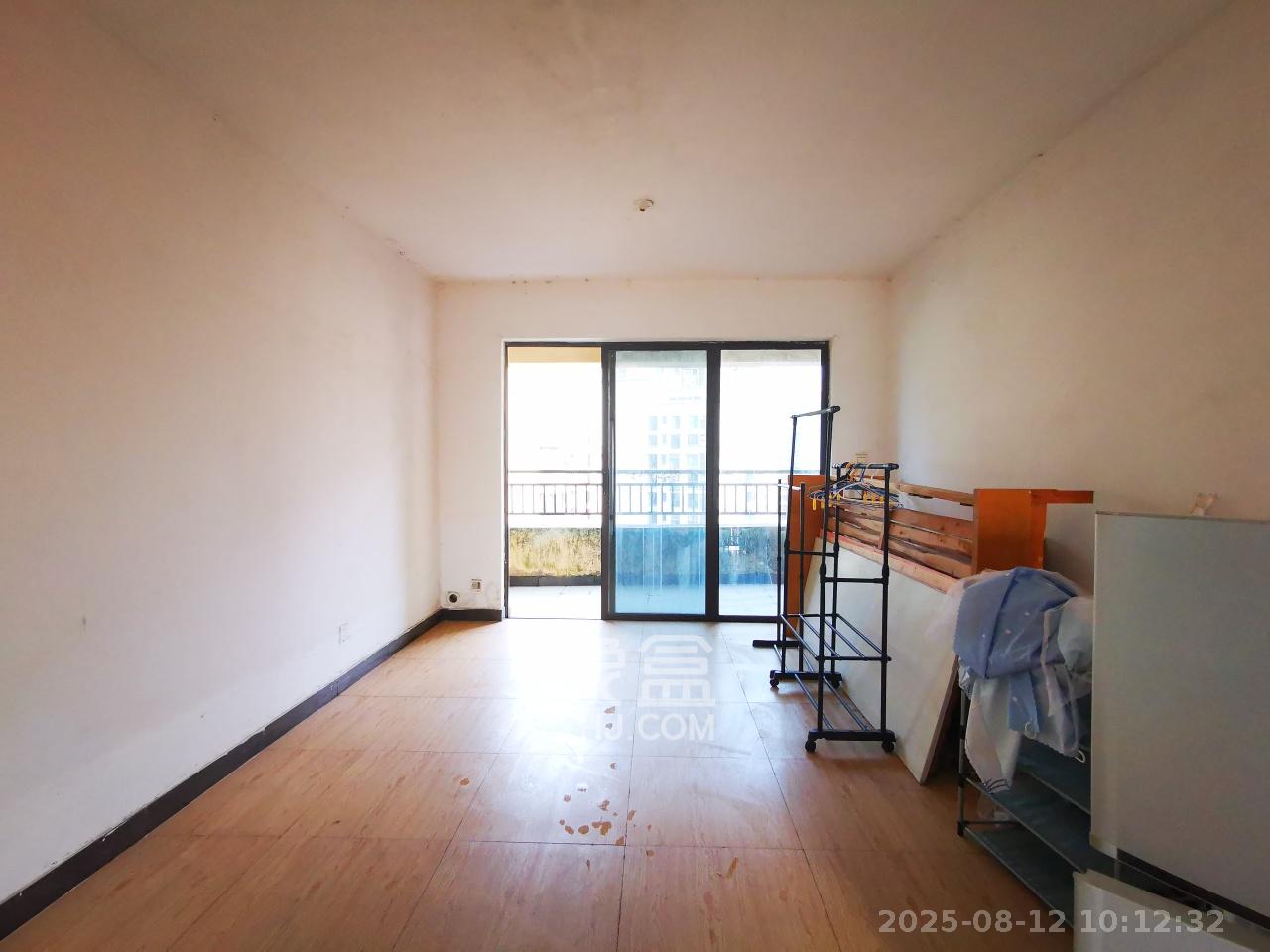 保利麓谷林语D区  3室2厅1卫   2100.00元/月