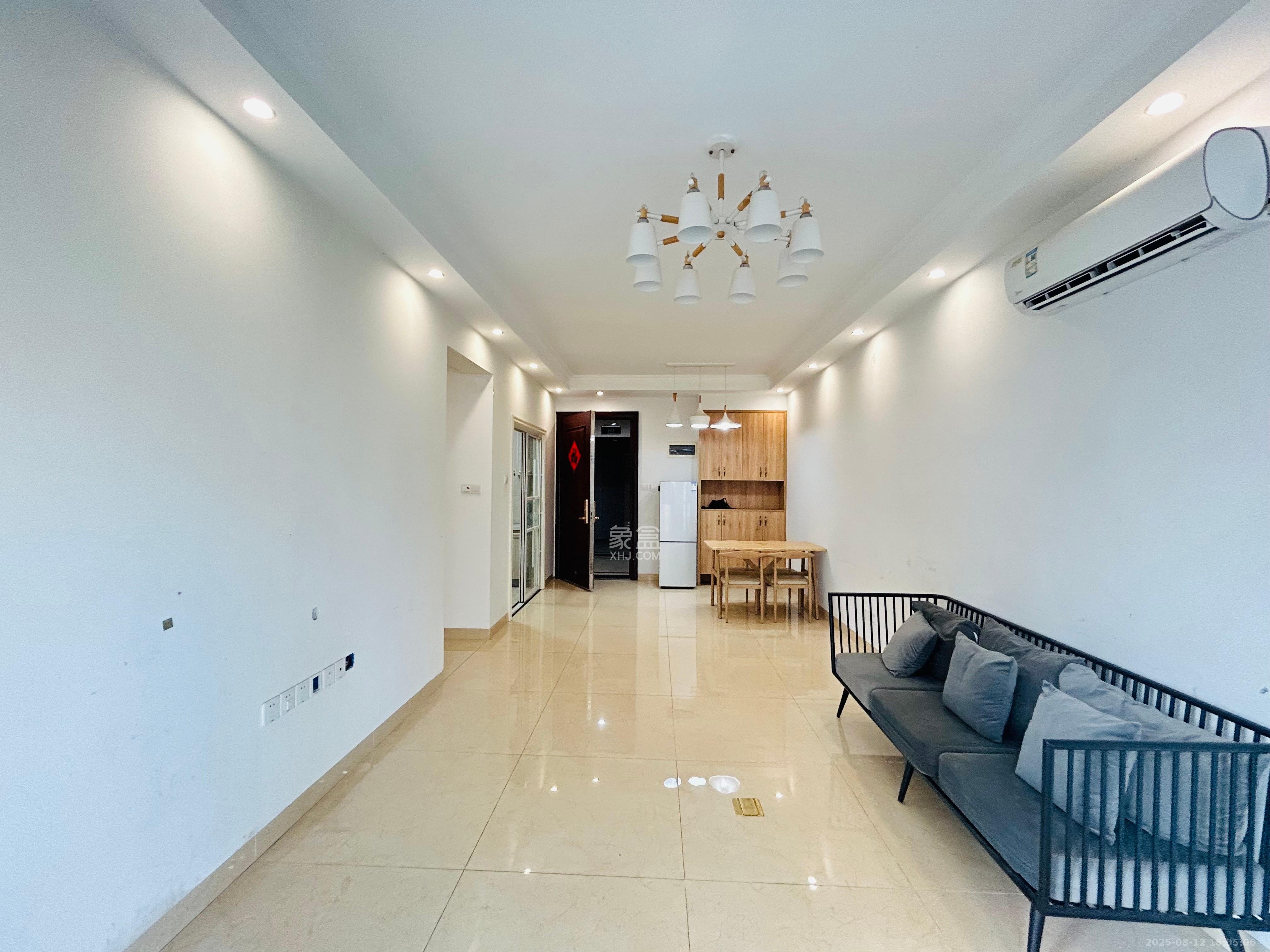 梅溪湖金茂悦（金悦雅苑）  3室2厅1卫    2700.0元/月室内图