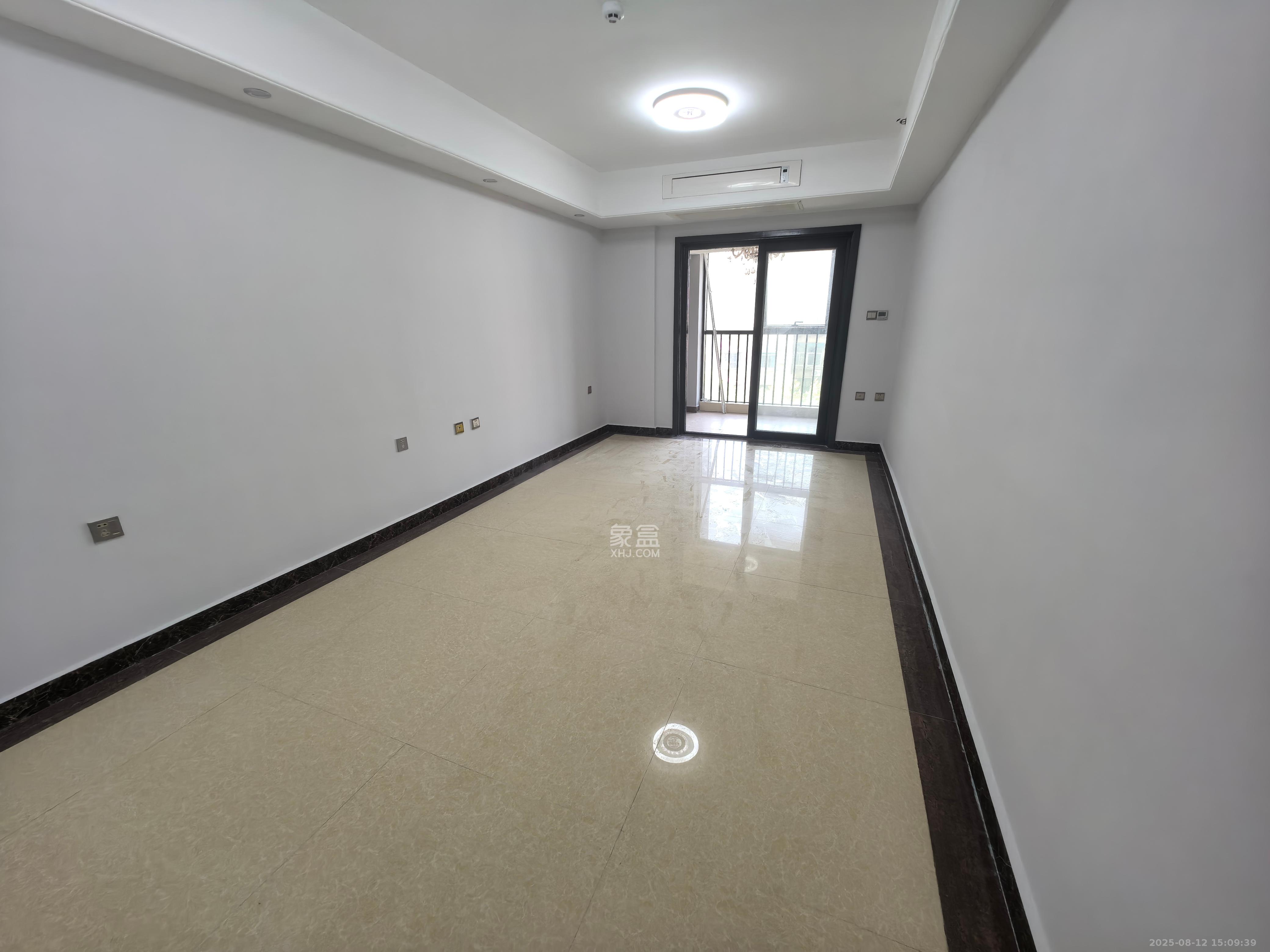 东塘瑞府  1室1厅1卫    1400.0元/月 东塘瑞府  1室1厅1卫    1400.0元/月