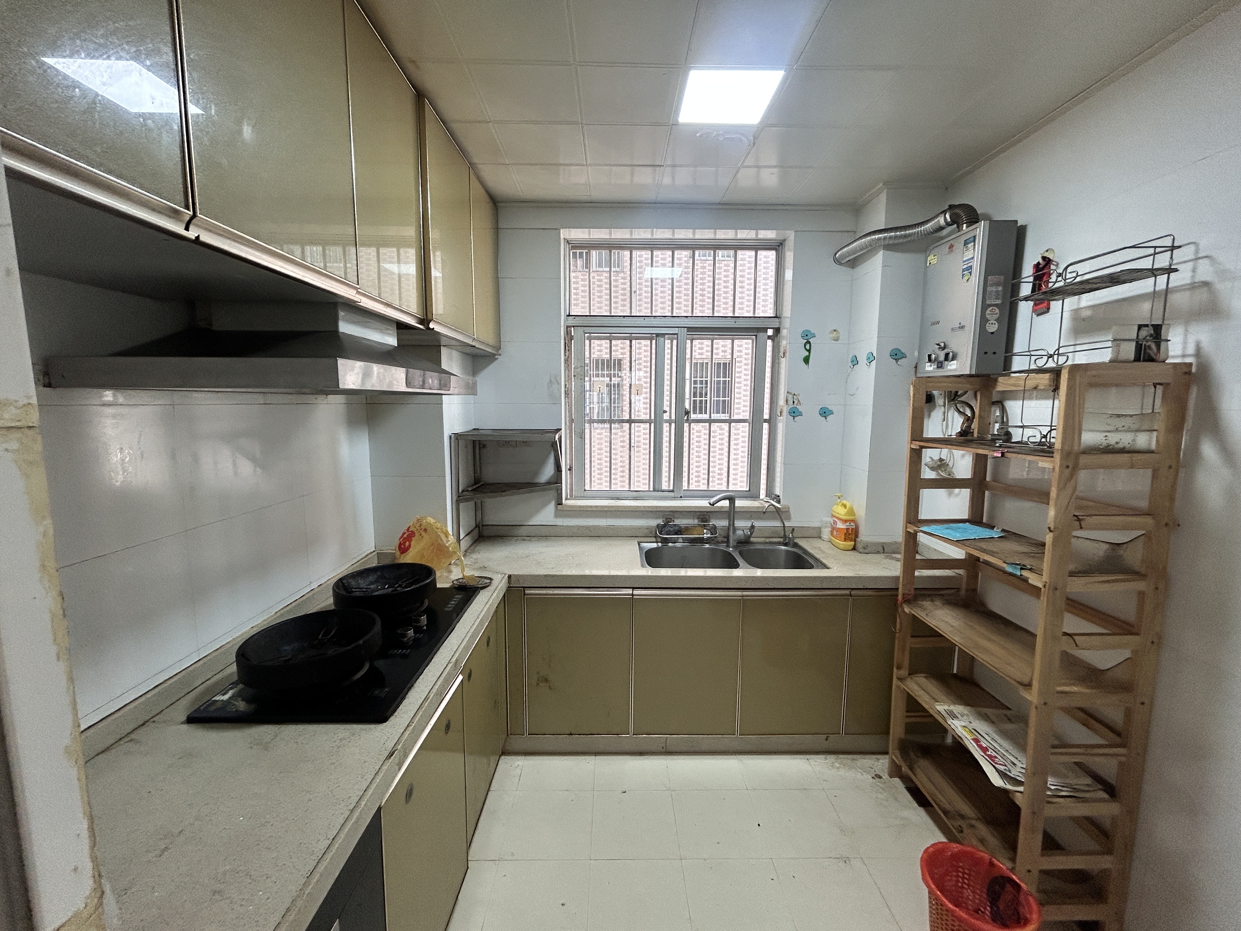 学苑公寓 3室2厅1卫 2500.0元/月 学苑公寓 3室2厅1卫 2500.0元/月室内图