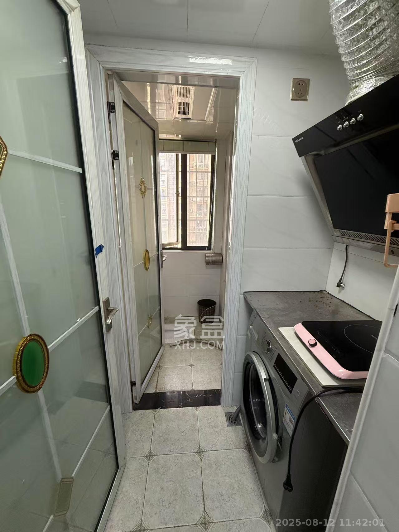 岳华新苑 1室1厅1卫 900.0元/月 岳华新苑 1室1厅1卫 900.0元/月室内图