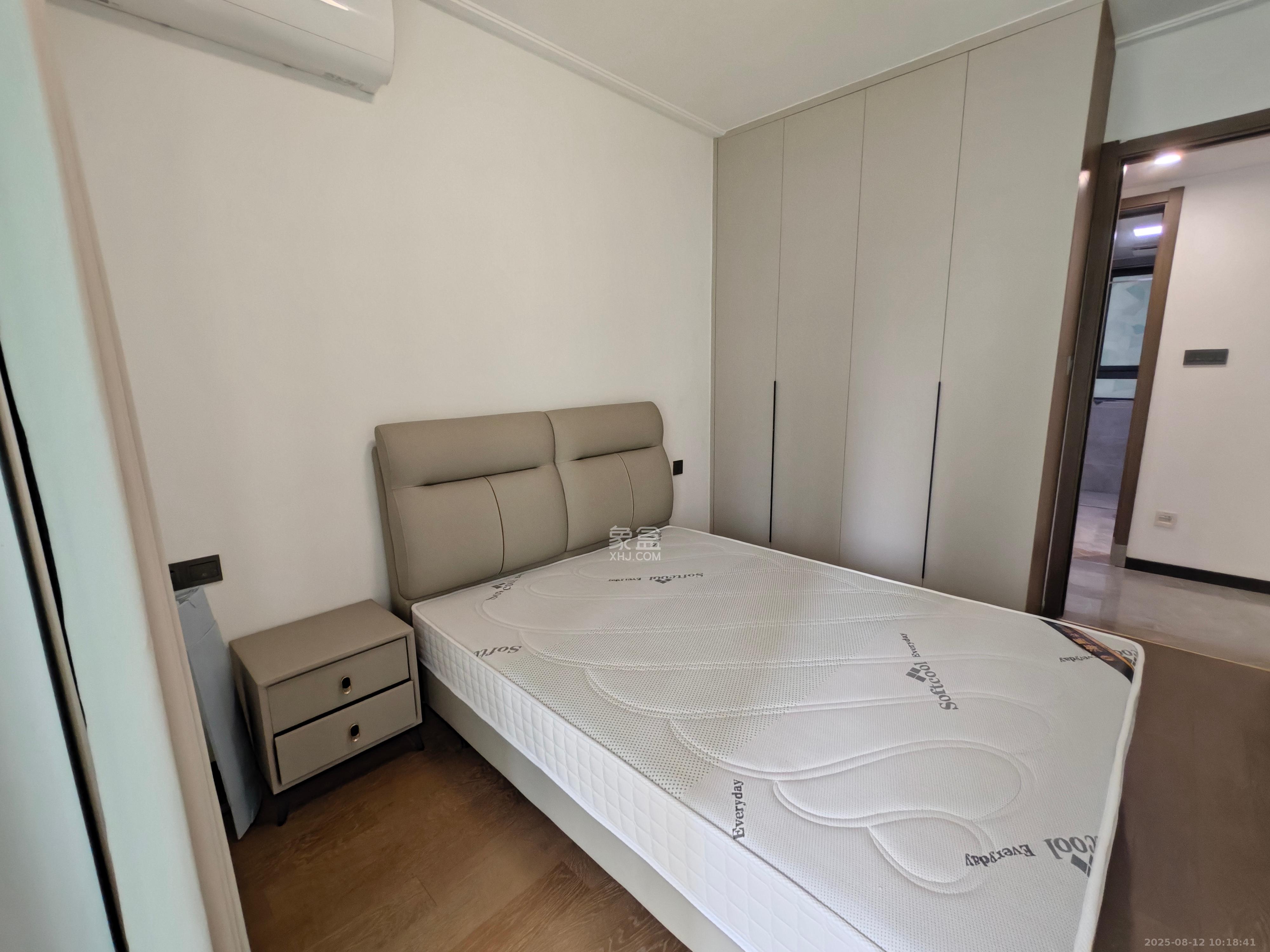 卓越中寰 4室2厅2卫 5000.0元/月 卓越中寰 4室2厅2卫 5000.0元/月室内图