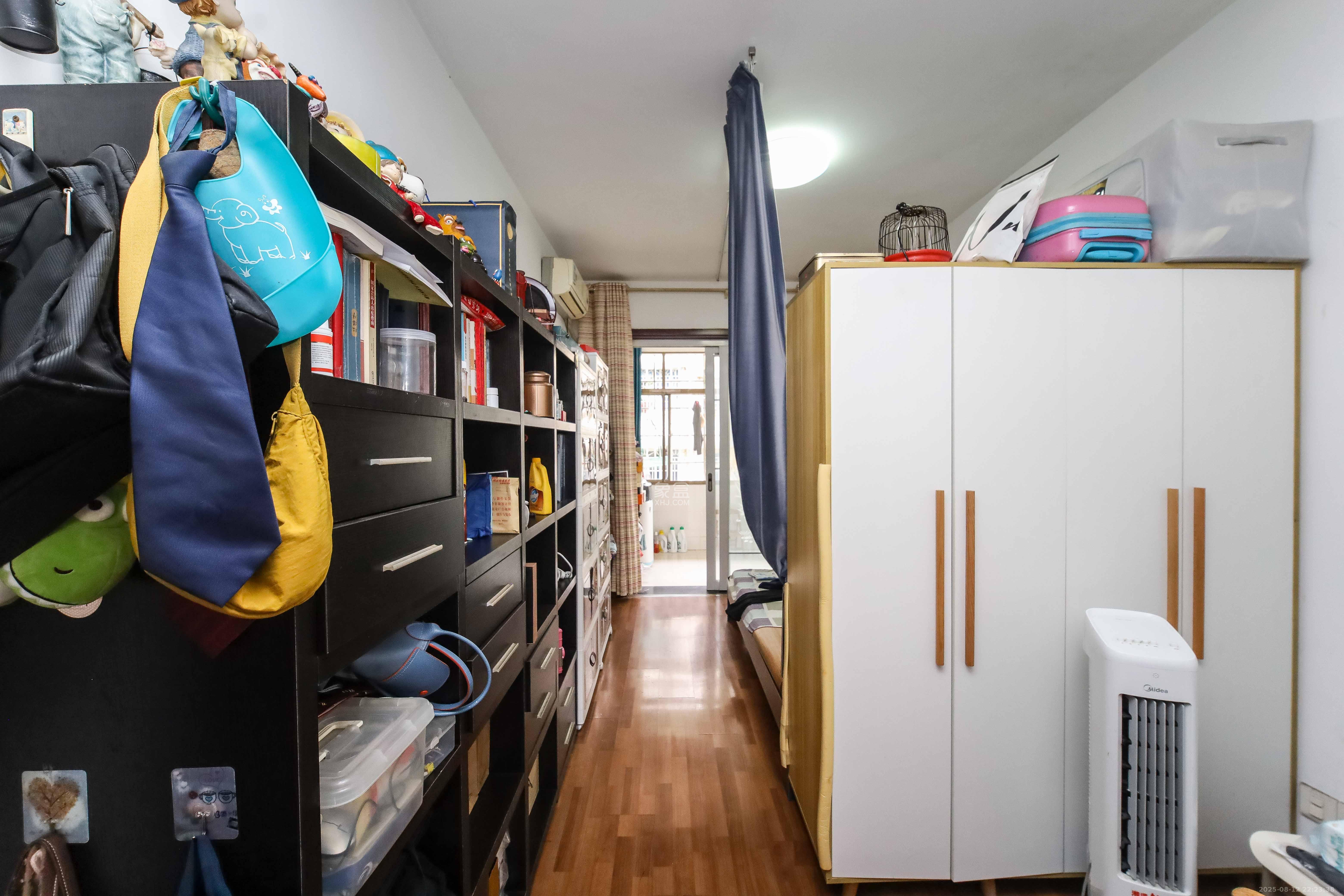 宇力大厦  3室2厅2卫    79.8万卧室