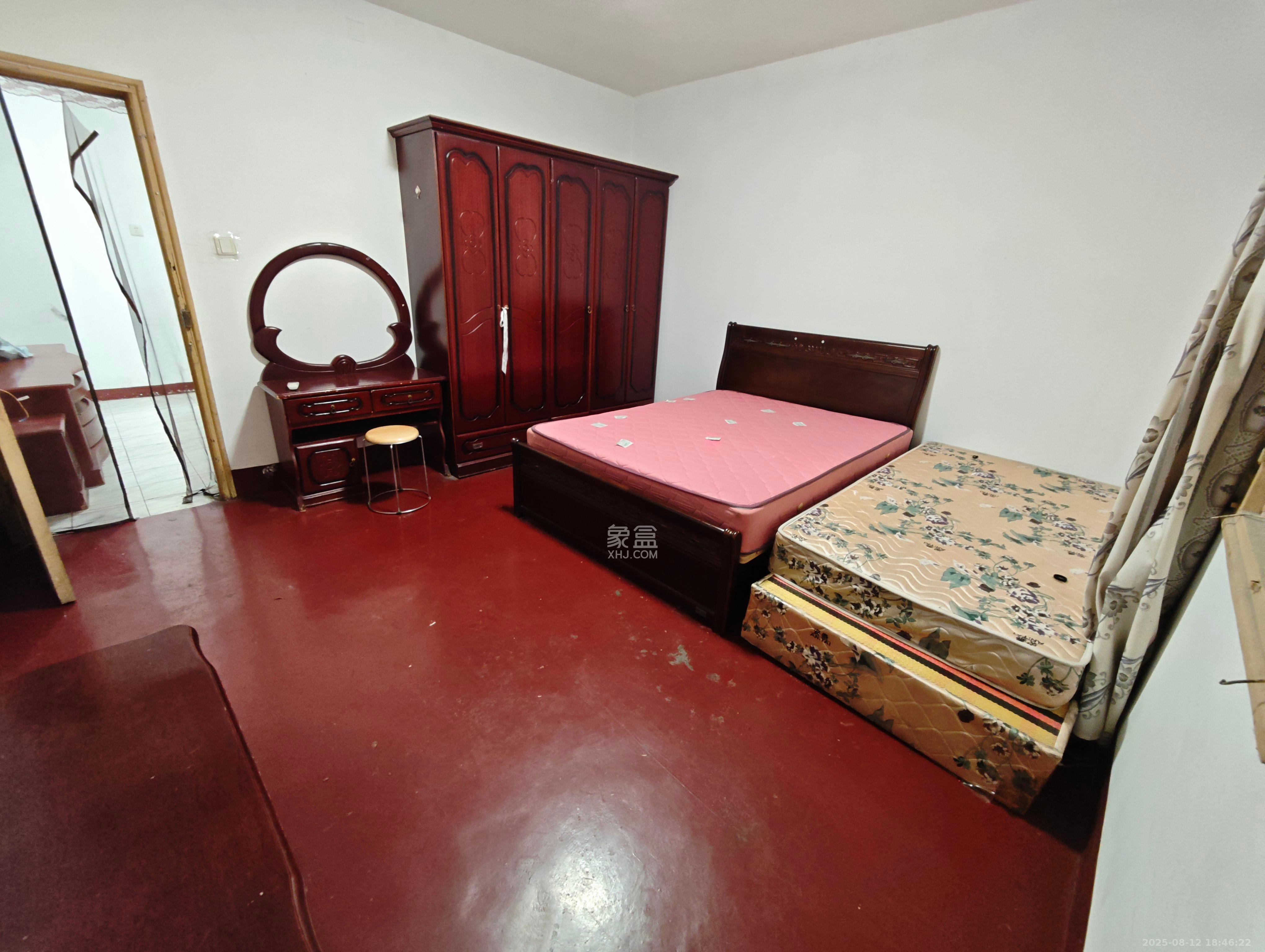 湖南日报宿舍 1室1厅1卫 1800.0元/月 湖南日报宿舍 1室1厅1卫 1800.0元/月室内图